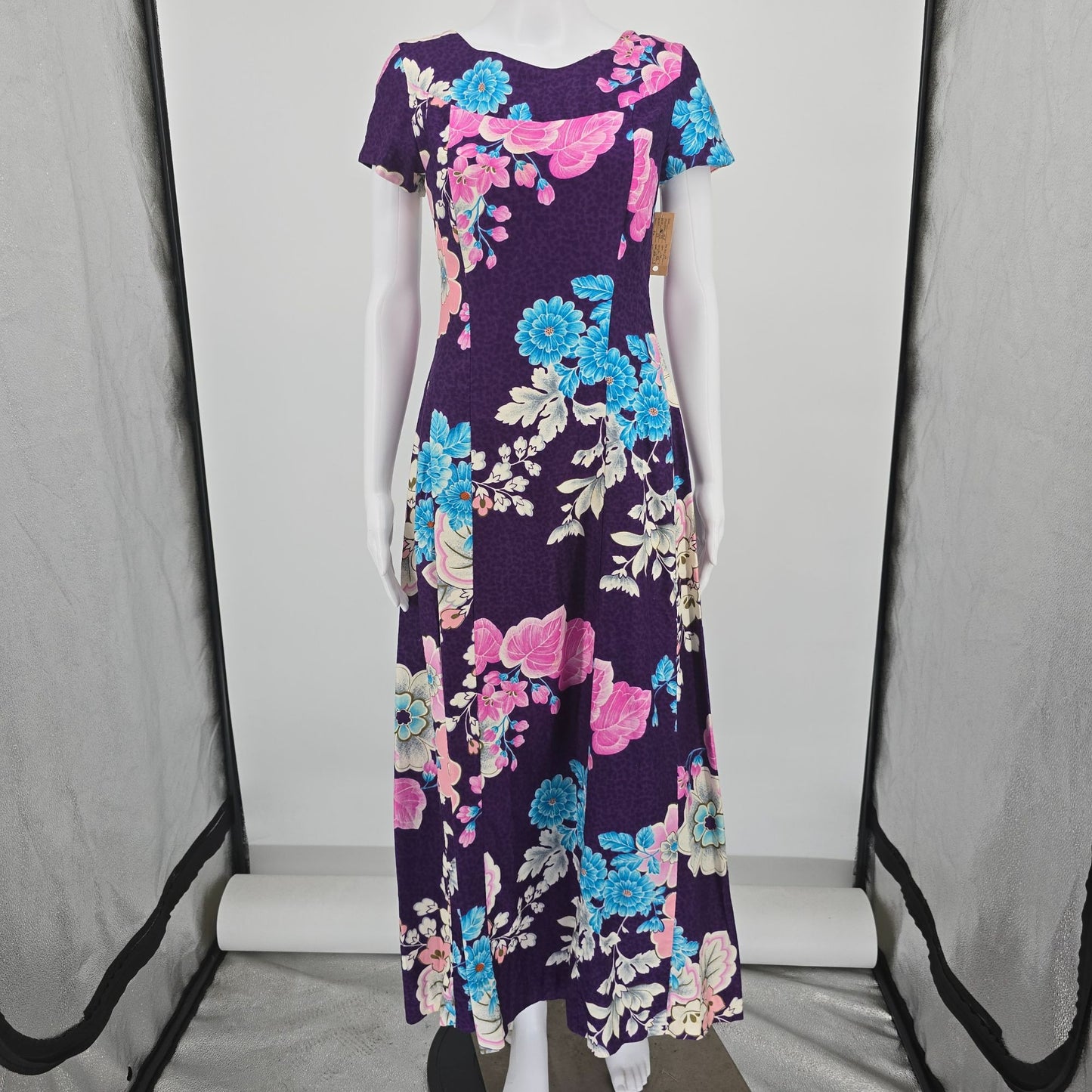 Vintage 1960s Ui-Maikai Hawaii Aloha Wear Purple Floral Maxi Tiki Dress (S)