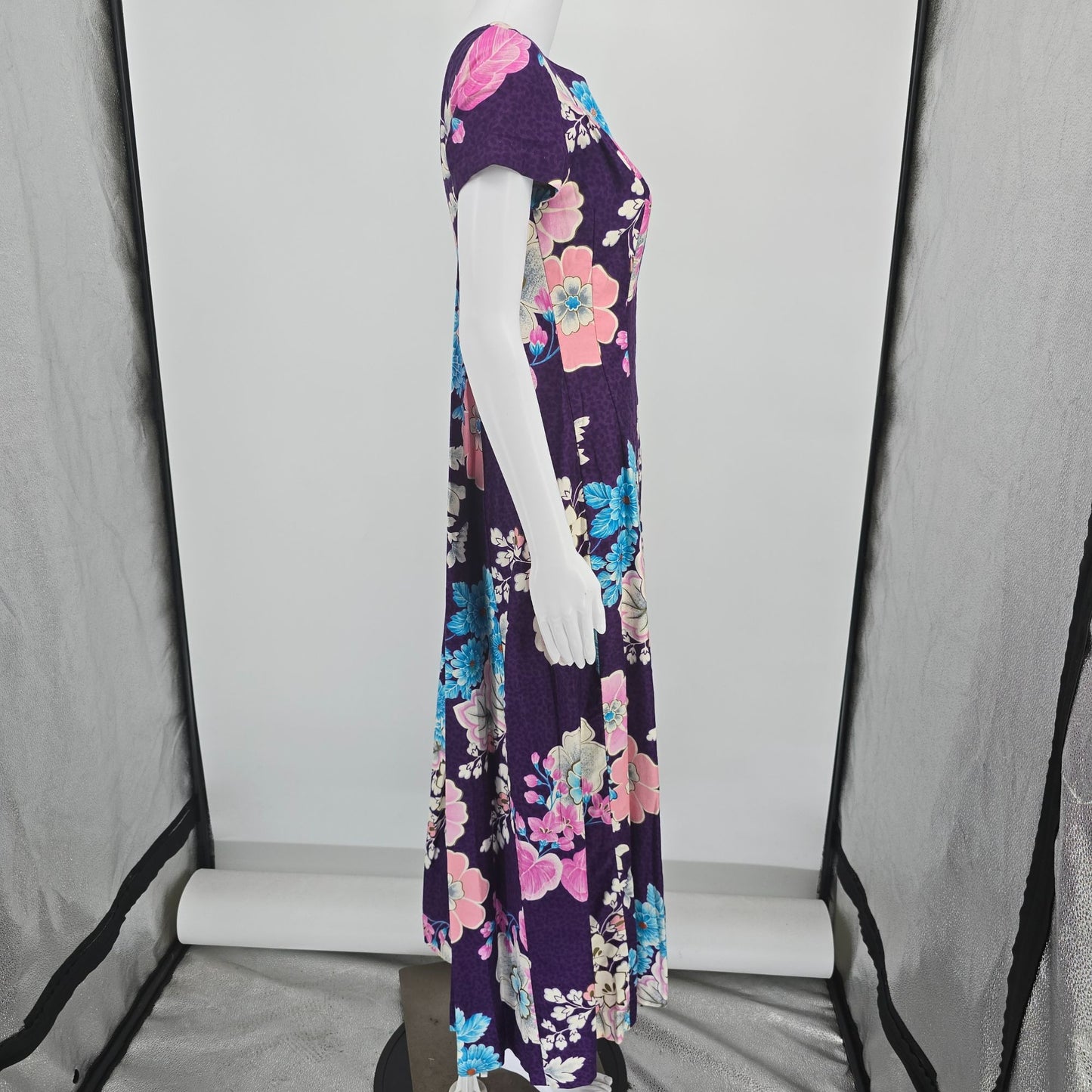 Vintage 1960s Ui-Maikai Hawaii Aloha Wear Purple Floral Maxi Tiki Dress (S)