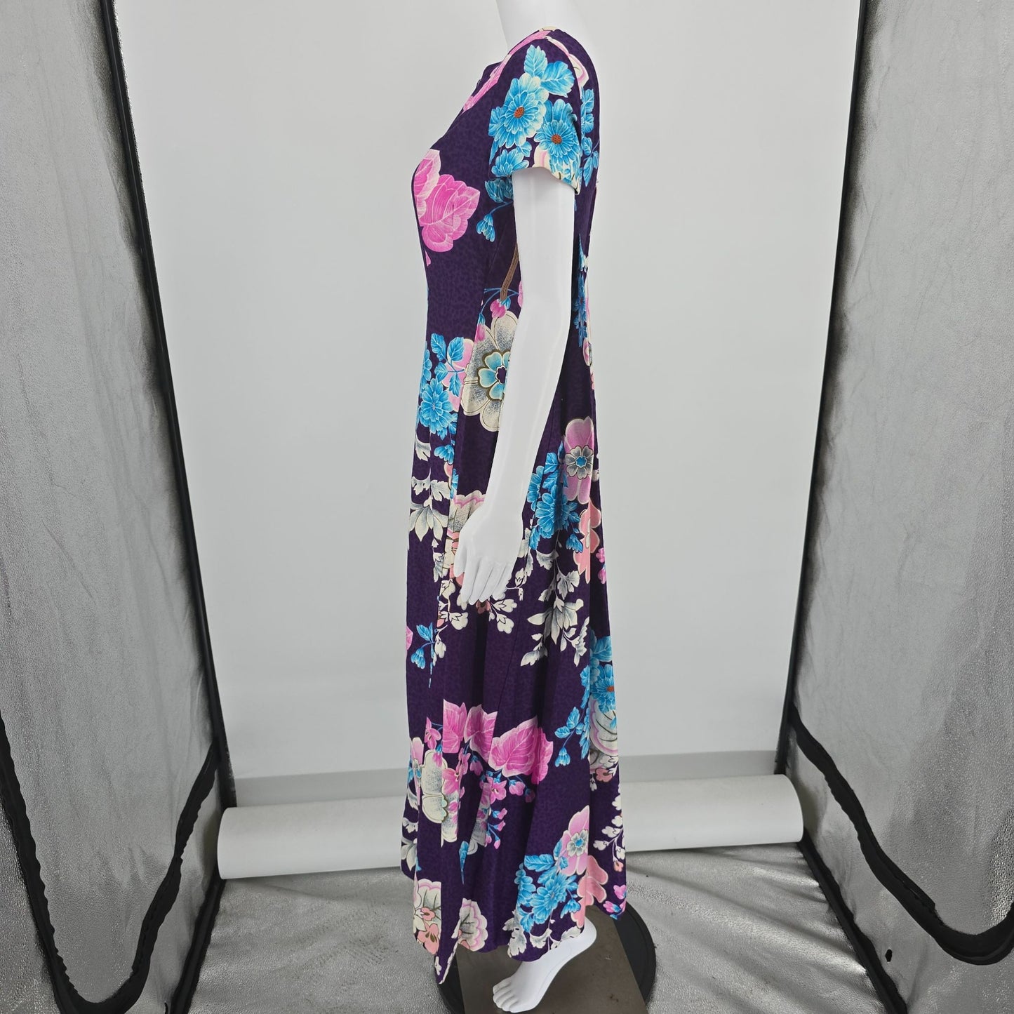 Vintage 1960s Ui-Maikai Hawaii Aloha Wear Purple Floral Maxi Tiki Dress (S)