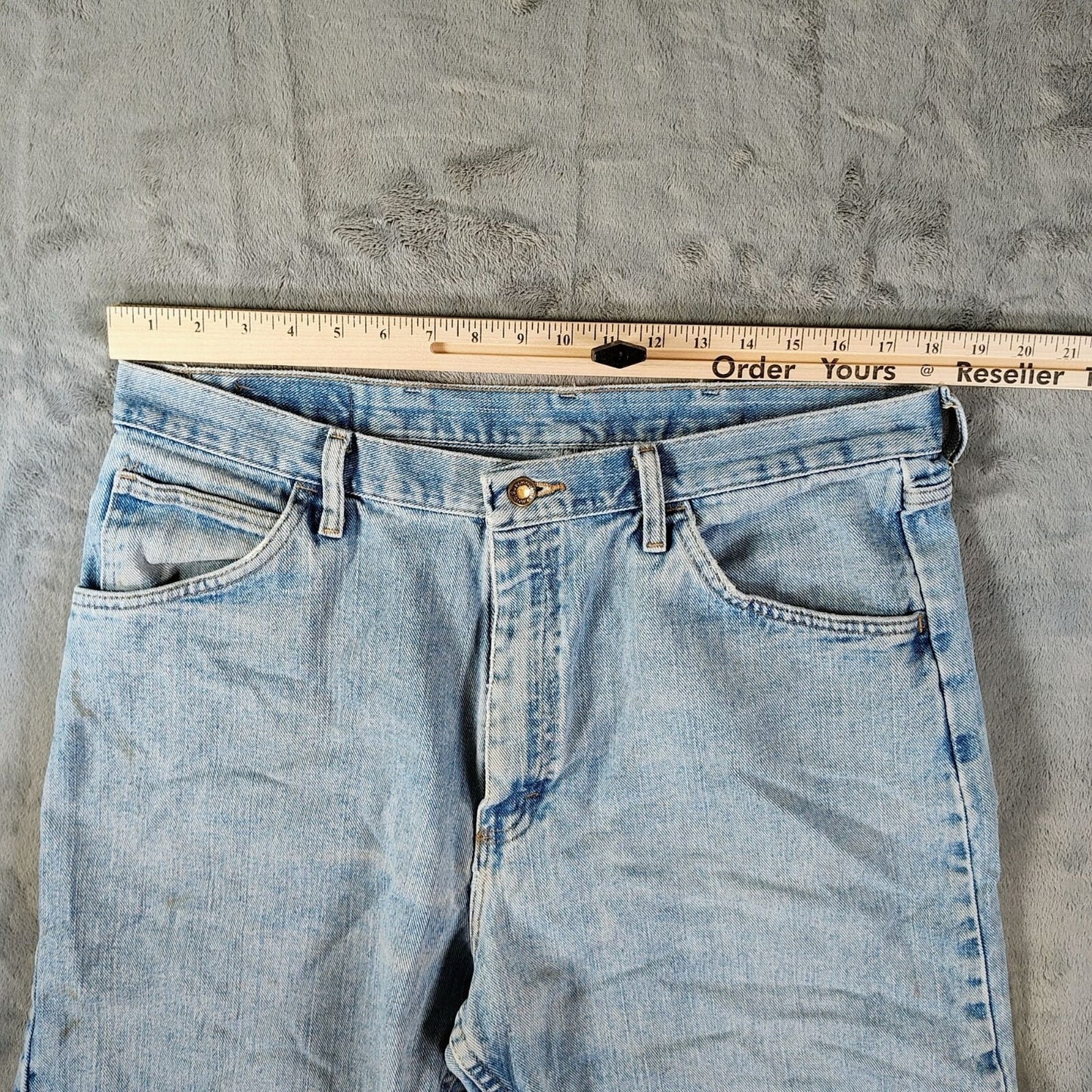 Wrangler Y2K Men's Five Star Premium 5-pocket Relaxed Denim Shorts (Size 36)