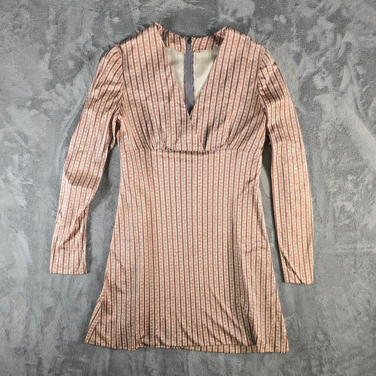 Vintage 1960s Mauve Floral Ribbon Stripe Long Sleeve Empire Mini Dress (M)