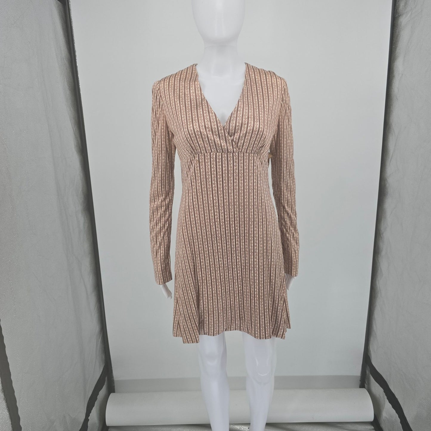 Vintage 1960s Mauve Floral Ribbon Stripe Long Sleeve Empire Mini Dress (M)