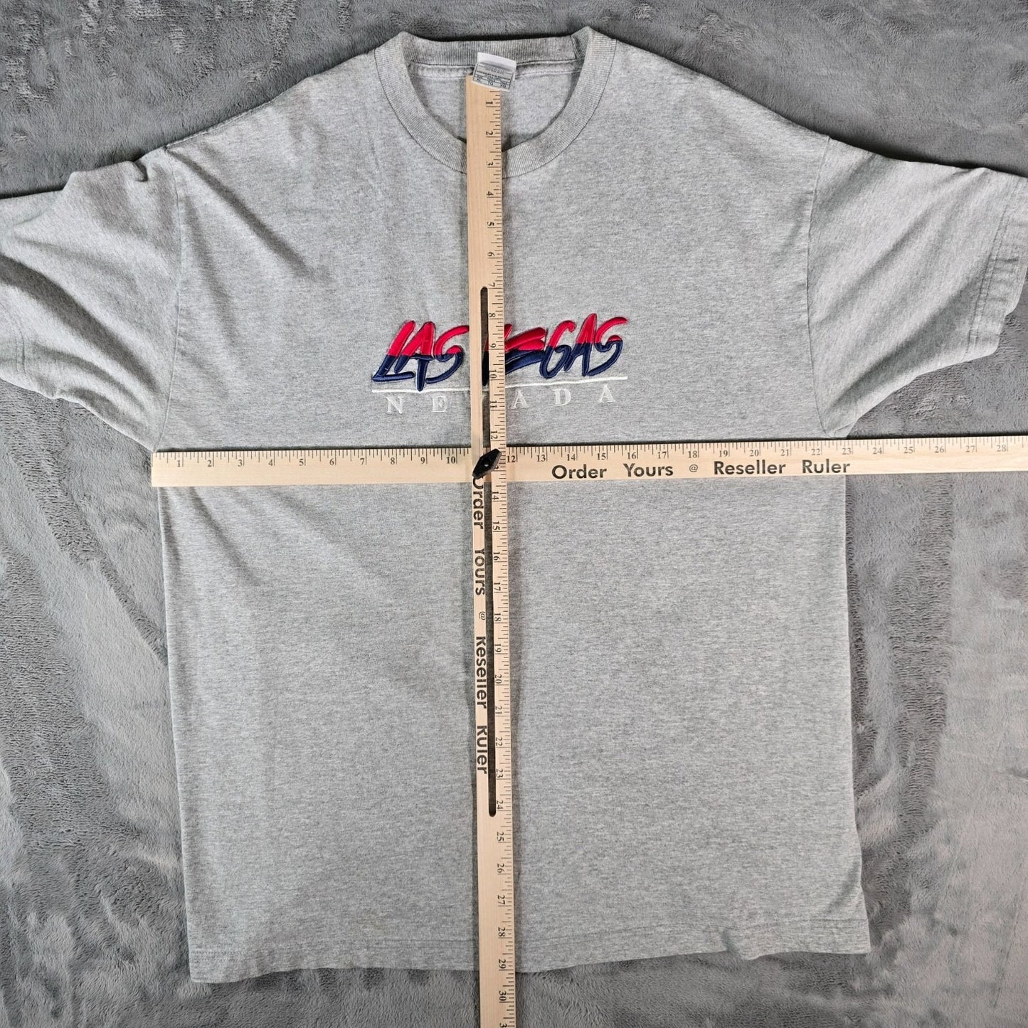 Vintage Y2K Alstyle Las Vegas, Nevada Two-Tone Embroidered T-Shirt (L/XL)