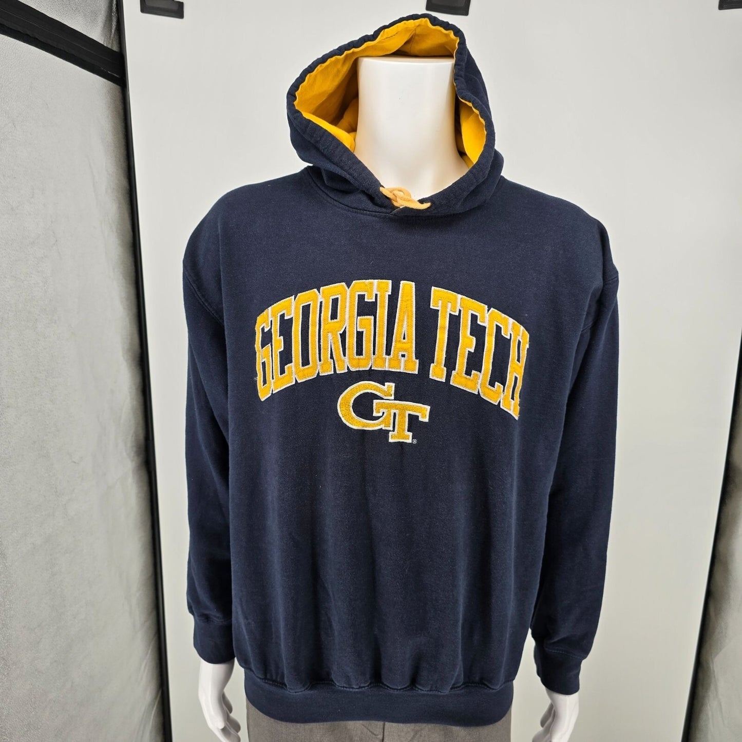 2000s Press Box by Royce Apparel Georgia Tech Embroidered Pullover Hoodie (L)
