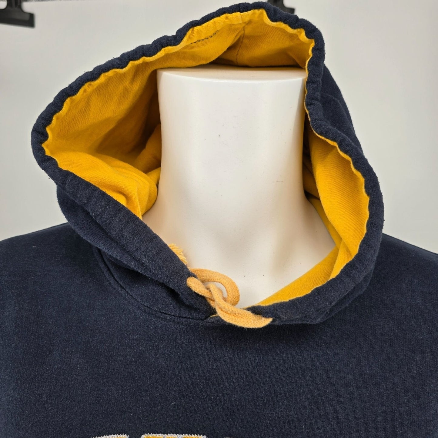 2000s Press Box by Royce Apparel Georgia Tech Embroidered Pullover Hoodie (L)