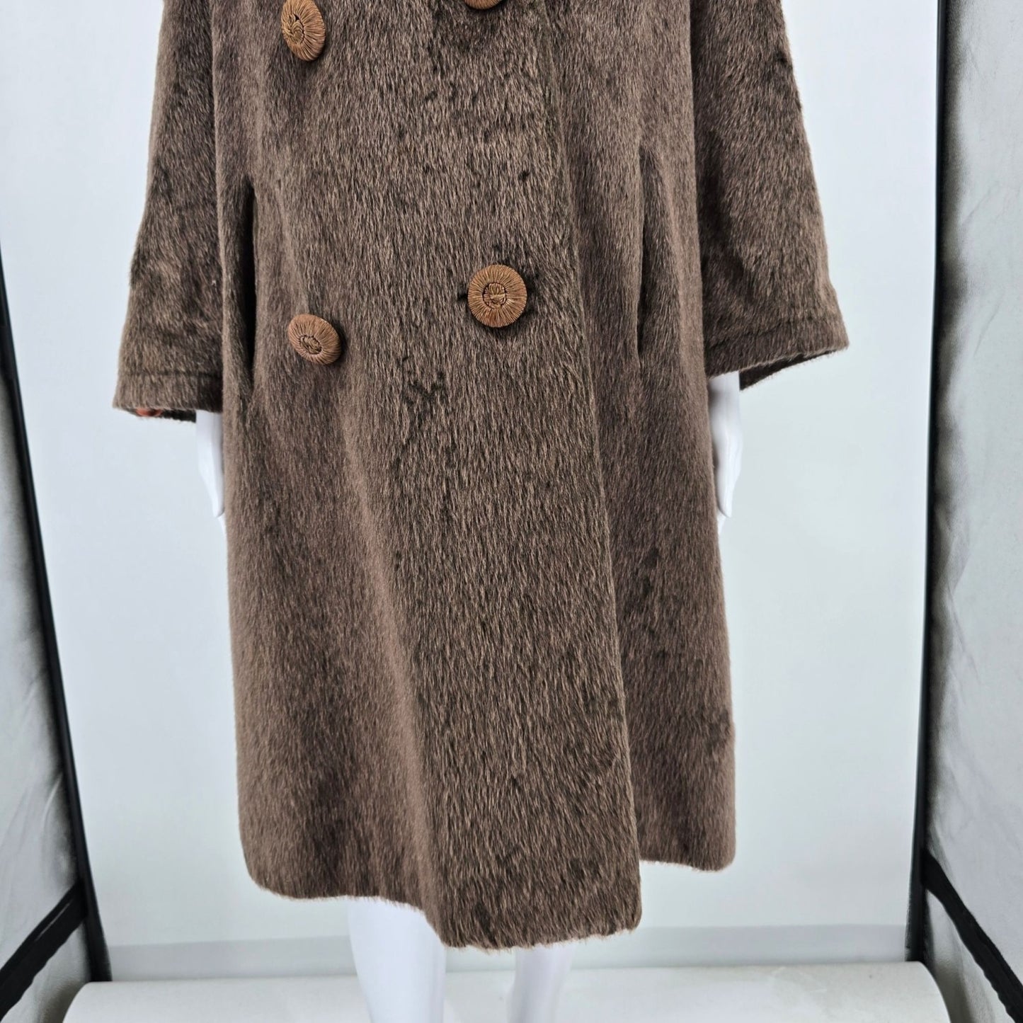 Distressed Vintage 1960s Sportowne/Sterns Brown Brazotta Faux Fur Coat (L/XL)