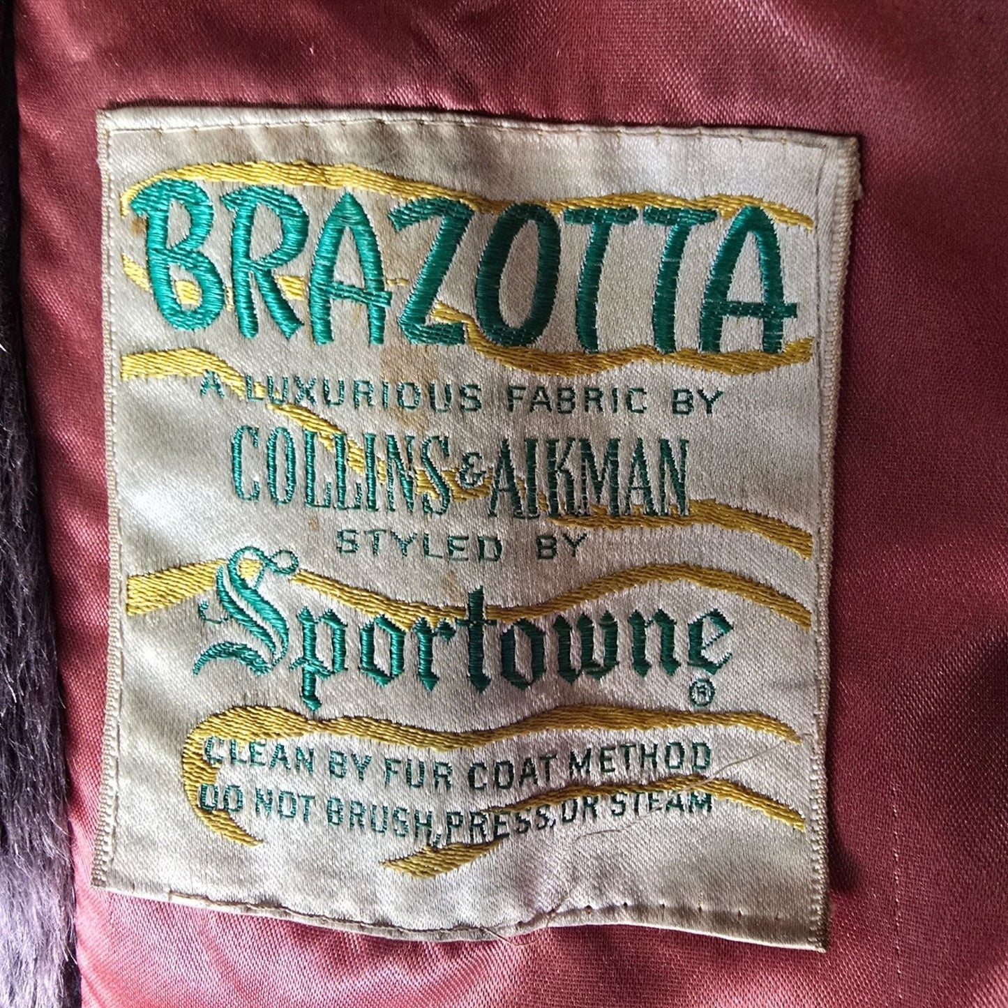 Distressed Vintage 1960s Sportowne/Sterns Brown Brazotta Faux Fur Coat (L/XL)