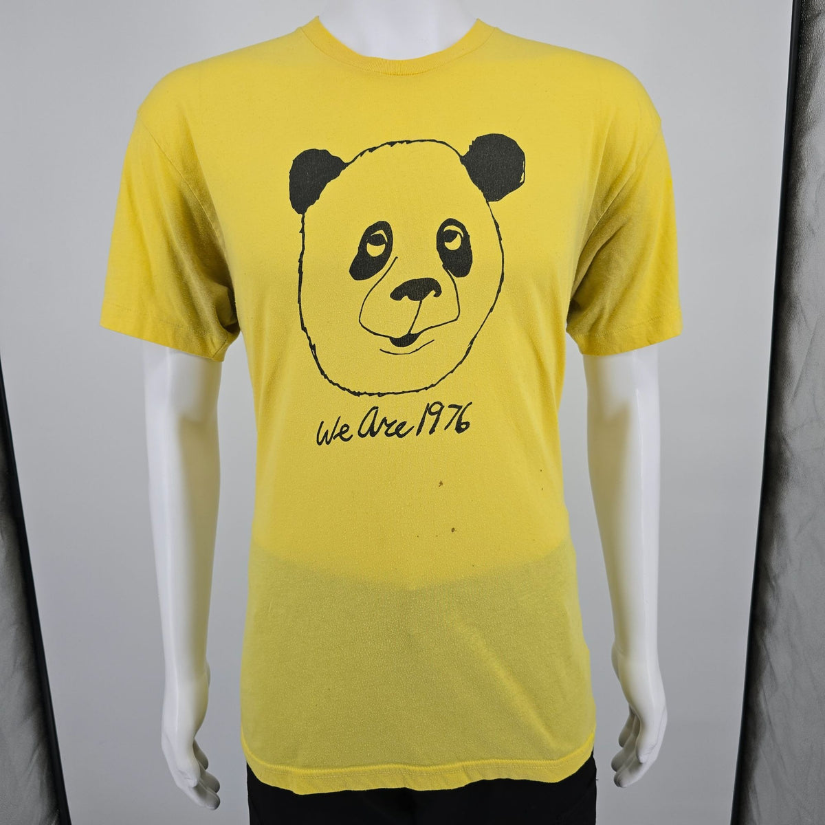 Vintage 1970s Yellow "We are 1976" Panda Bear Face Graphic T-Shirt (L)