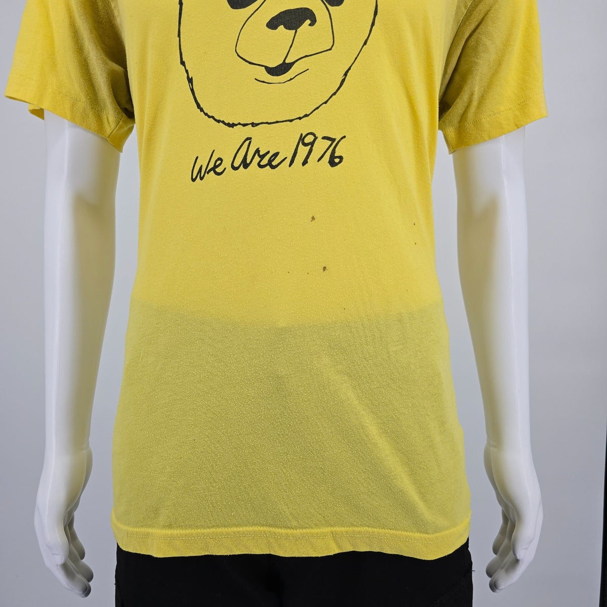 Vintage 1970s Yellow "We are 1976" Panda Bear Face Graphic T-Shirt (L)