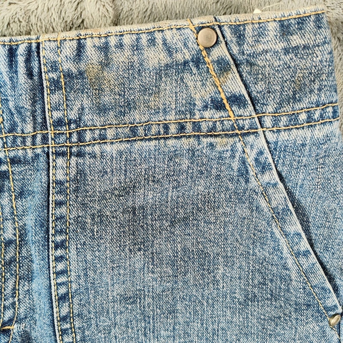 Tommy Hilfiger Jeans Y2K 2003 Women's Blue Jean Denim Shorts (Size 4) *Flawed