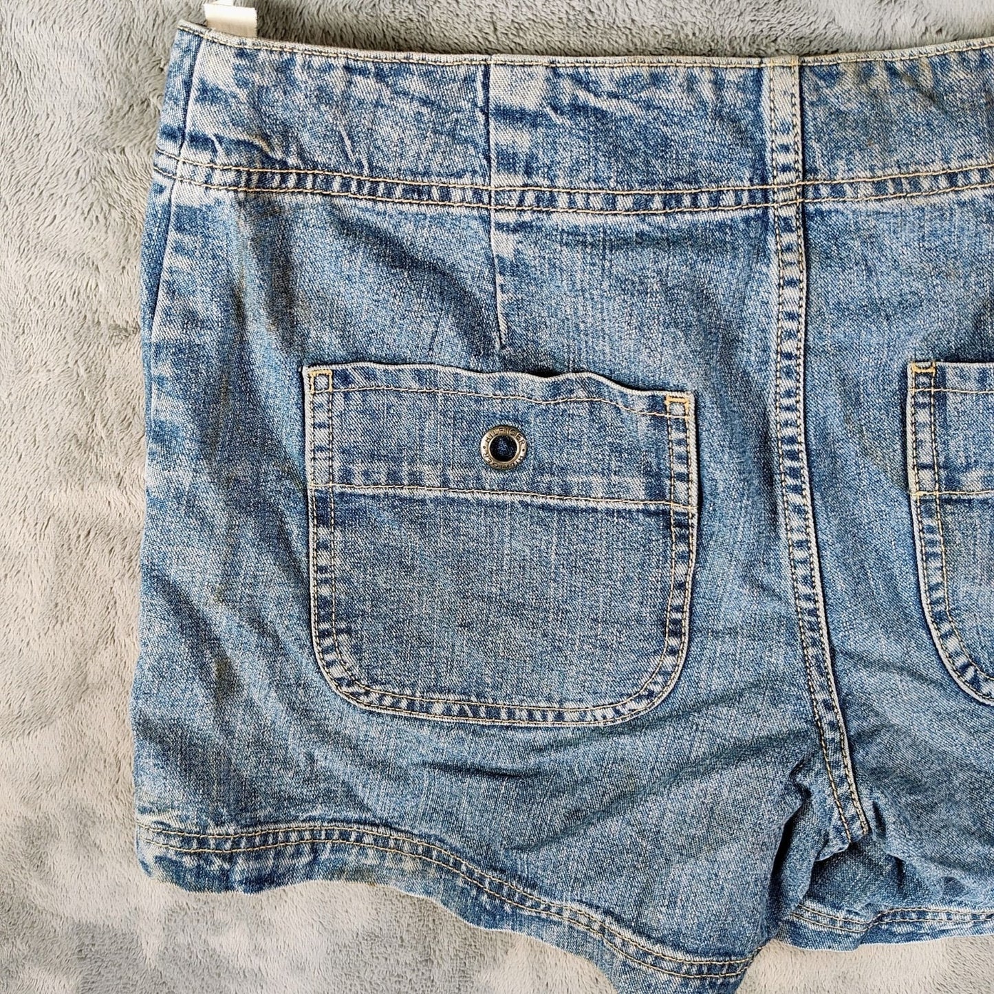 Tommy Hilfiger Jeans Y2K 2003 Women's Blue Jean Denim Shorts (Size 4) *Flawed