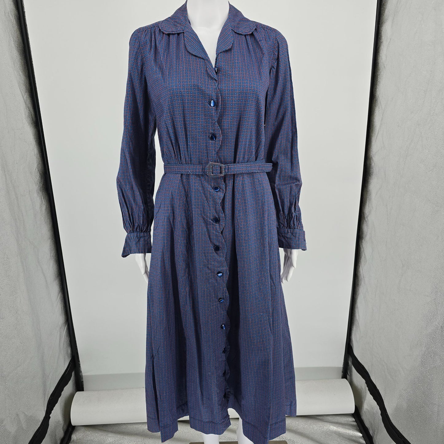 Vintage 1940s Blue/Red Foulard Print Belted Shirtwaist Midi Day Dress (M)