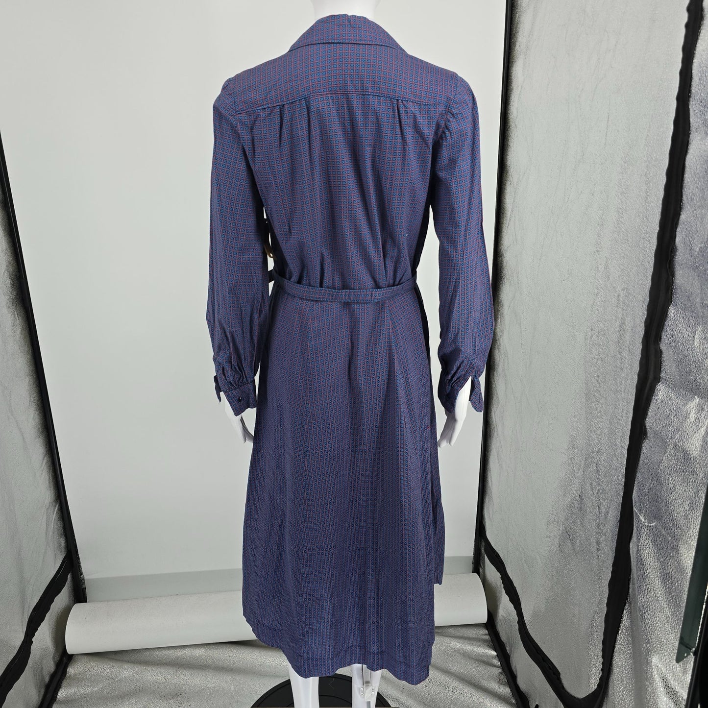 Vintage 1940s Blue/Red Foulard Print Belted Shirtwaist Midi Day Dress (M)