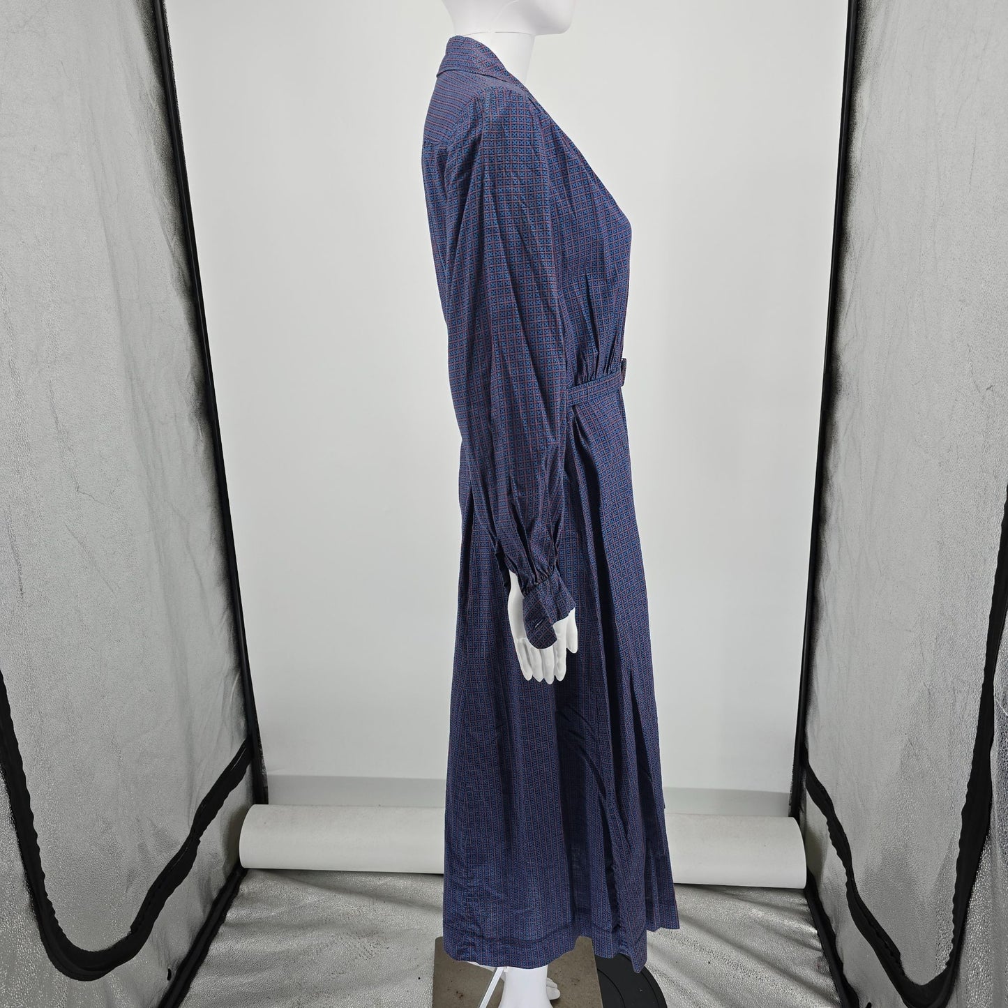 Vintage 1940s Blue/Red Foulard Print Belted Shirtwaist Midi Day Dress (M)