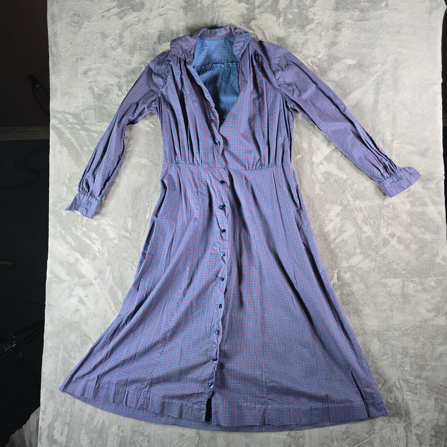 Vintage 1940s Blue/Red Foulard Print Belted Shirtwaist Midi Day Dress (M)