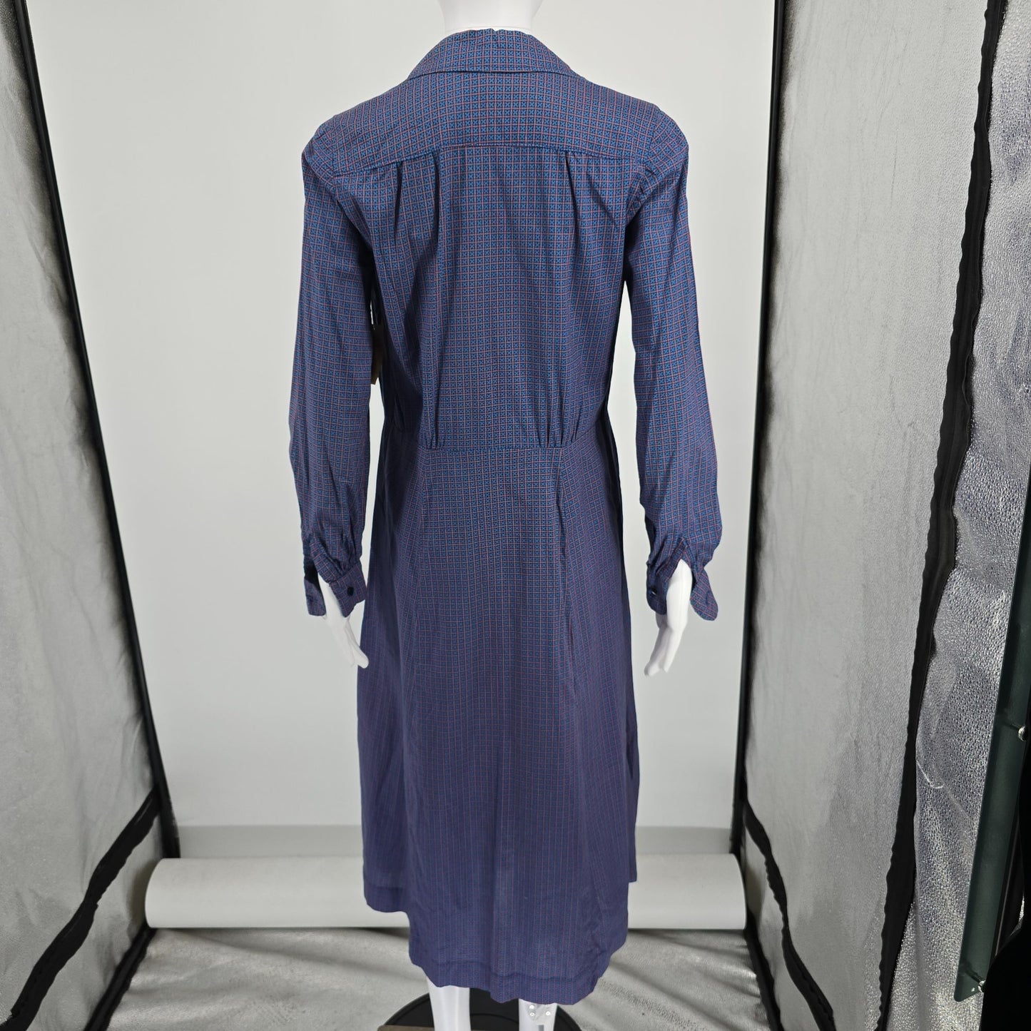 Vintage 1940s Blue/Red Foulard Print Belted Shirtwaist Midi Day Dress (M)