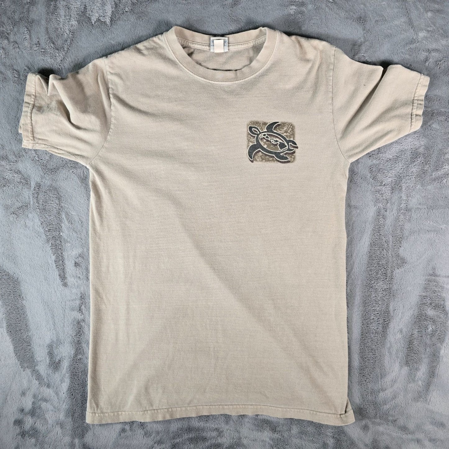 2015 Crazy Shirts Hawai'i Kauai Sea-Turtle Kona Coffee Dyed Graphic T-Shirt (S)