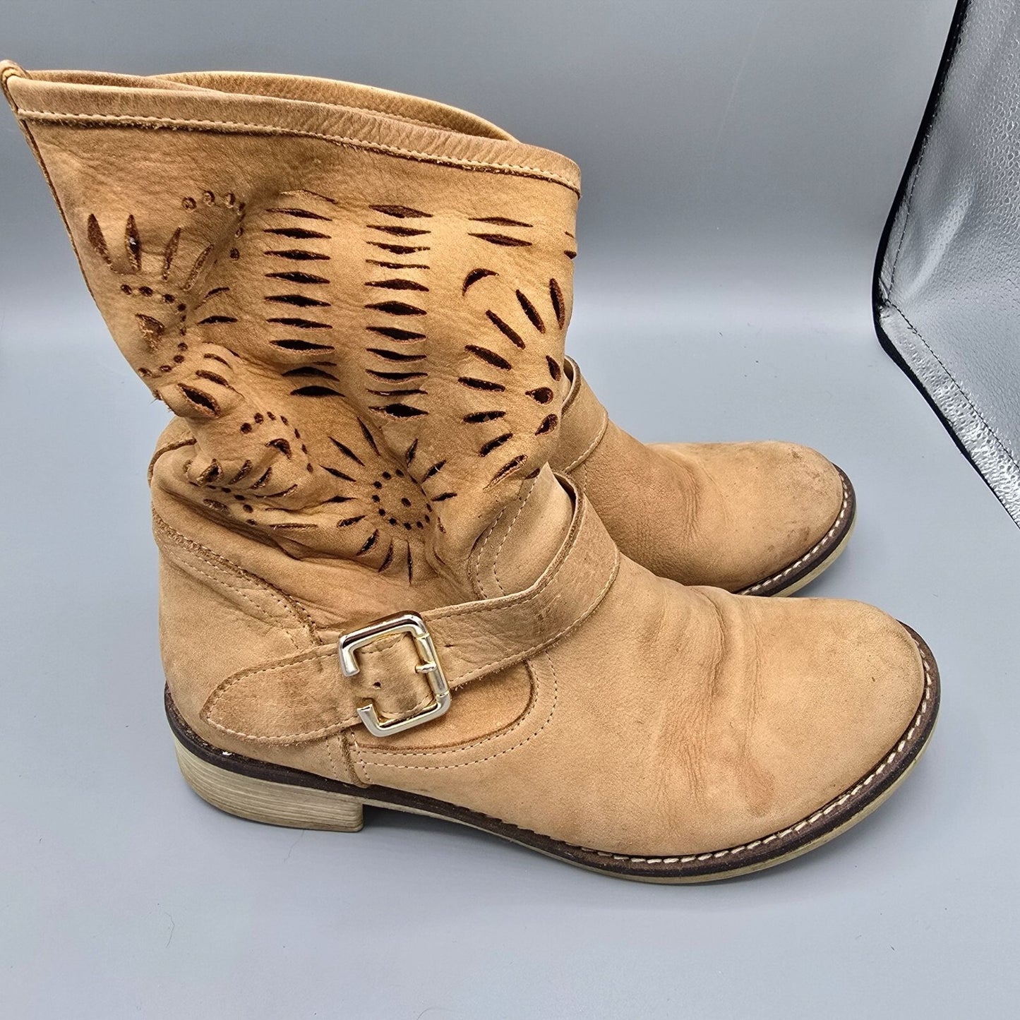 Joi Handmade in Italy Women's Suede Leather Cut Out Ankle Boots EU38 (US 7.5)