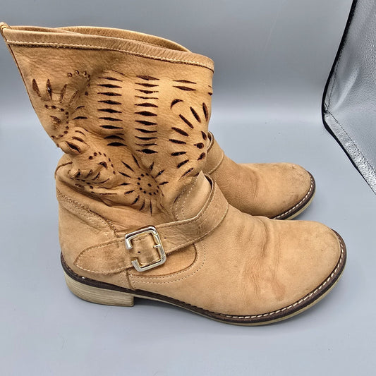 Joi Handmade in Italy Women's Suede Leather Cut Out Ankle Boots EU38 (US 7.5)