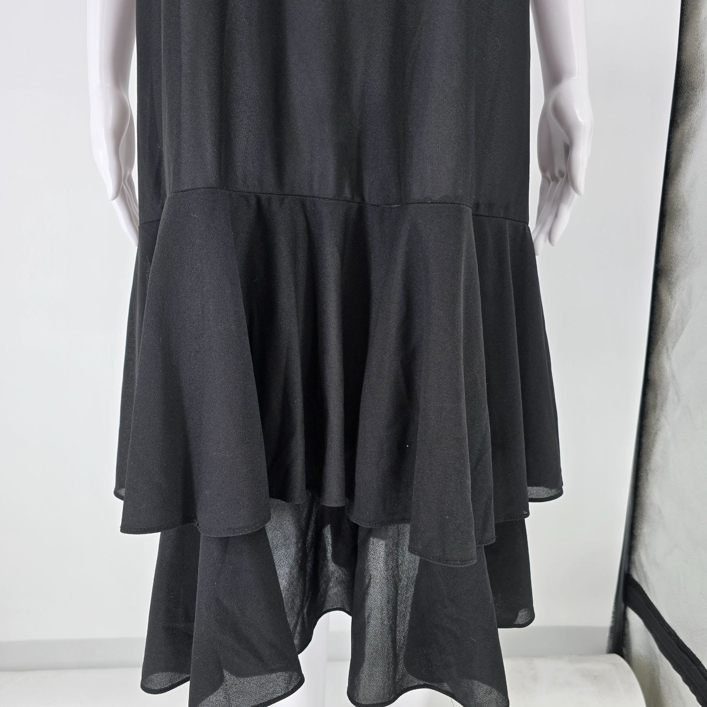 Vintage 1980s Black Flapper Style Drop Waist Ruffle Hem Tank Dress (XL)