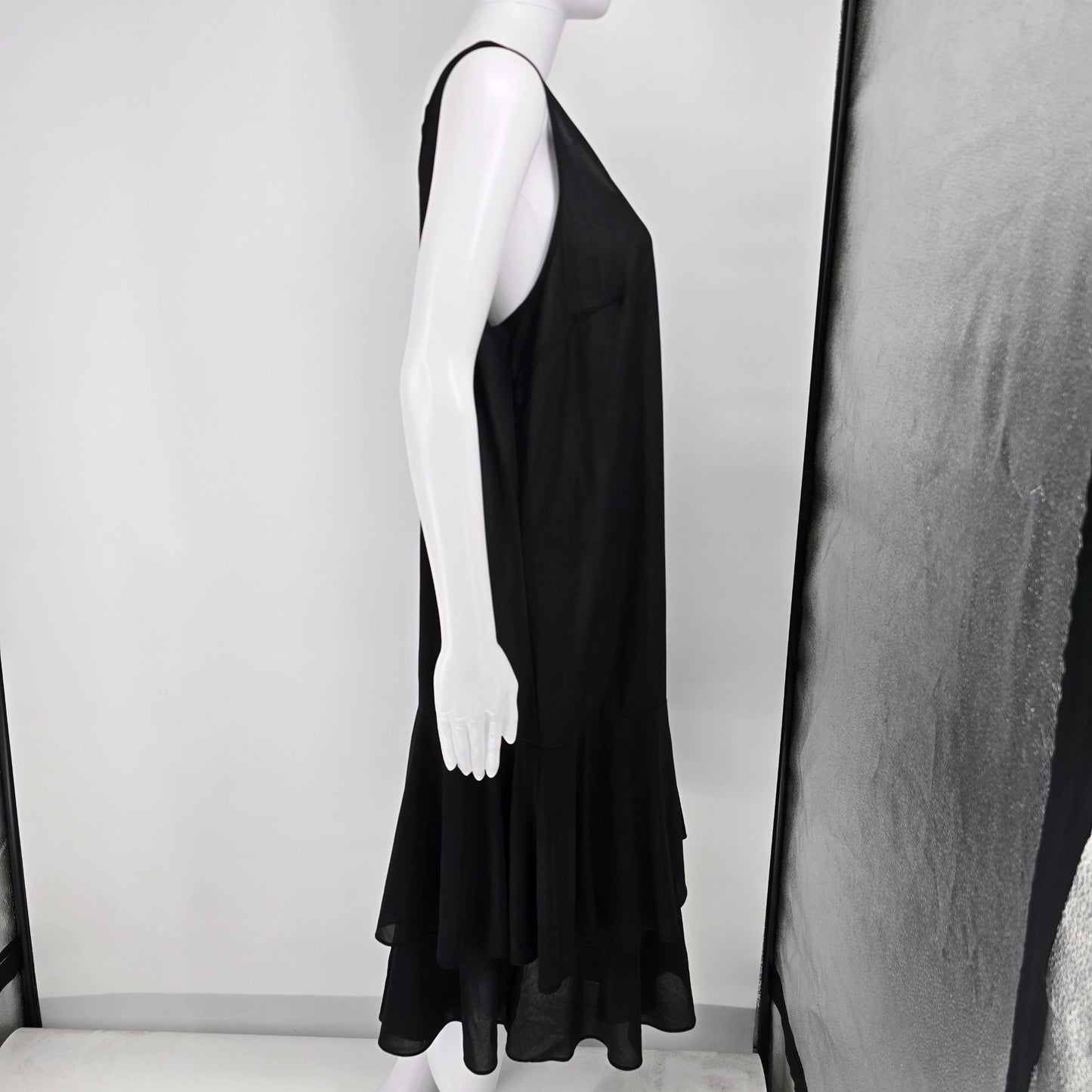 Vintage 1980s Black Flapper Style Drop Waist Ruffle Hem Tank Dress (XL)