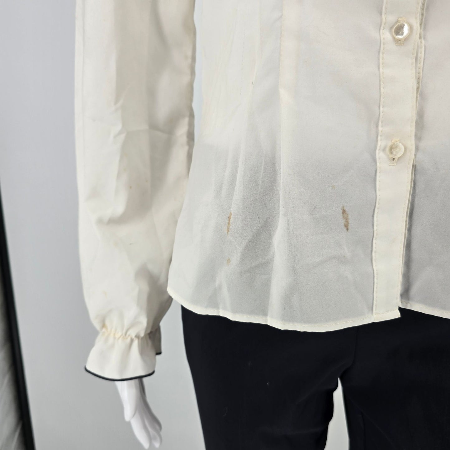 Distressed Vintage 1980s Cream/Black Jabot Collar Secretary Blouse (M/L)