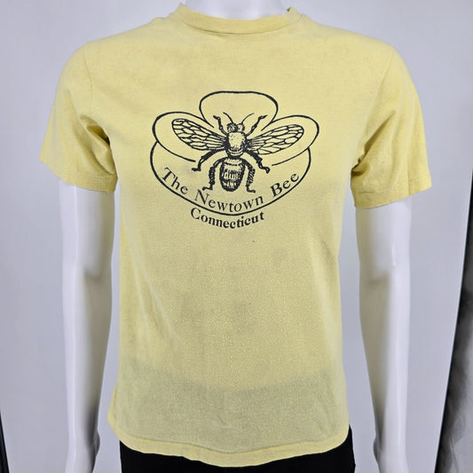 Vintage 1980s The Newtown Bee Connecticut Single Stitch Yellow T-Shirt (S)