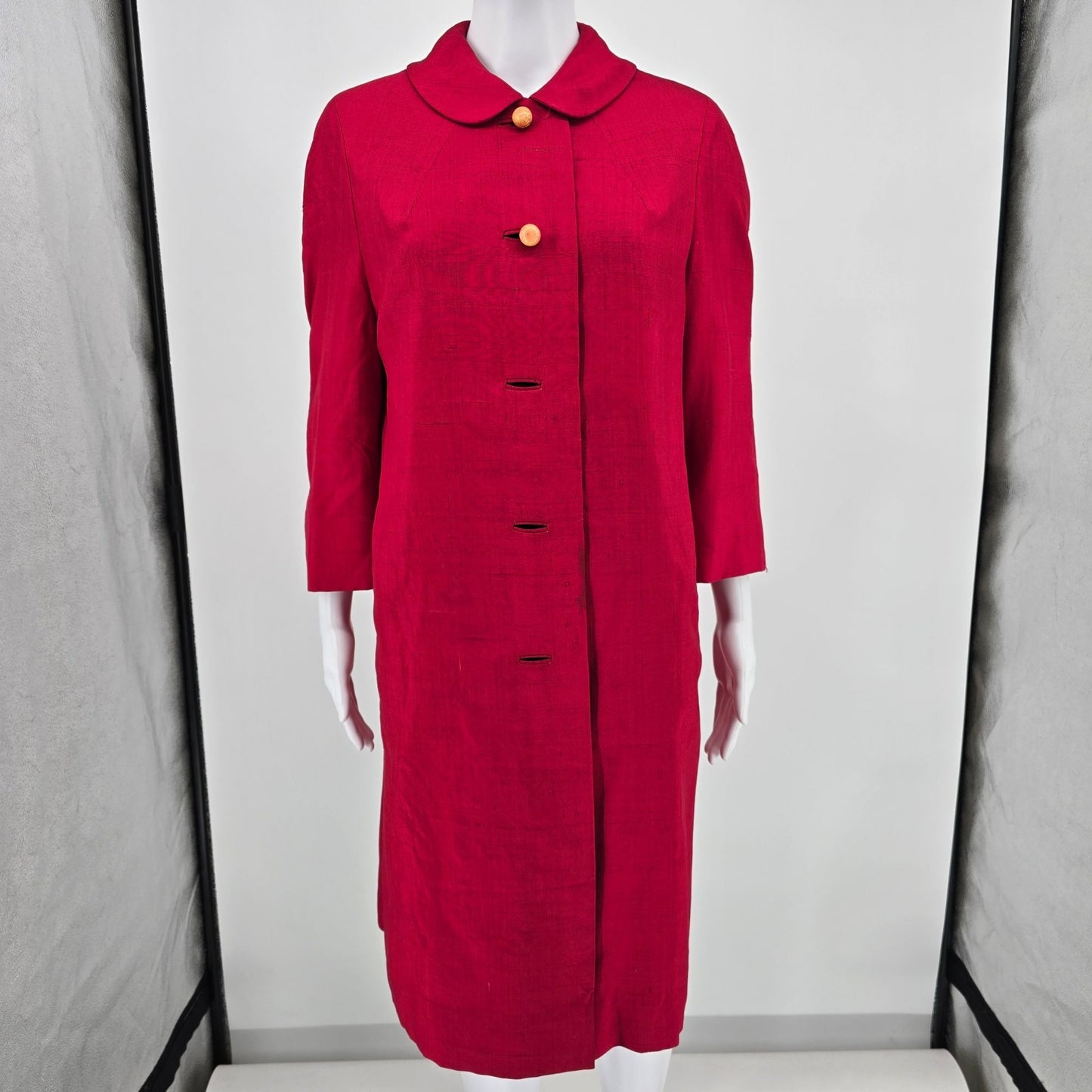 Vintage 1960s Bullock's Wilshire Los Angeles Red Shantung Silk Mod Coat (L)