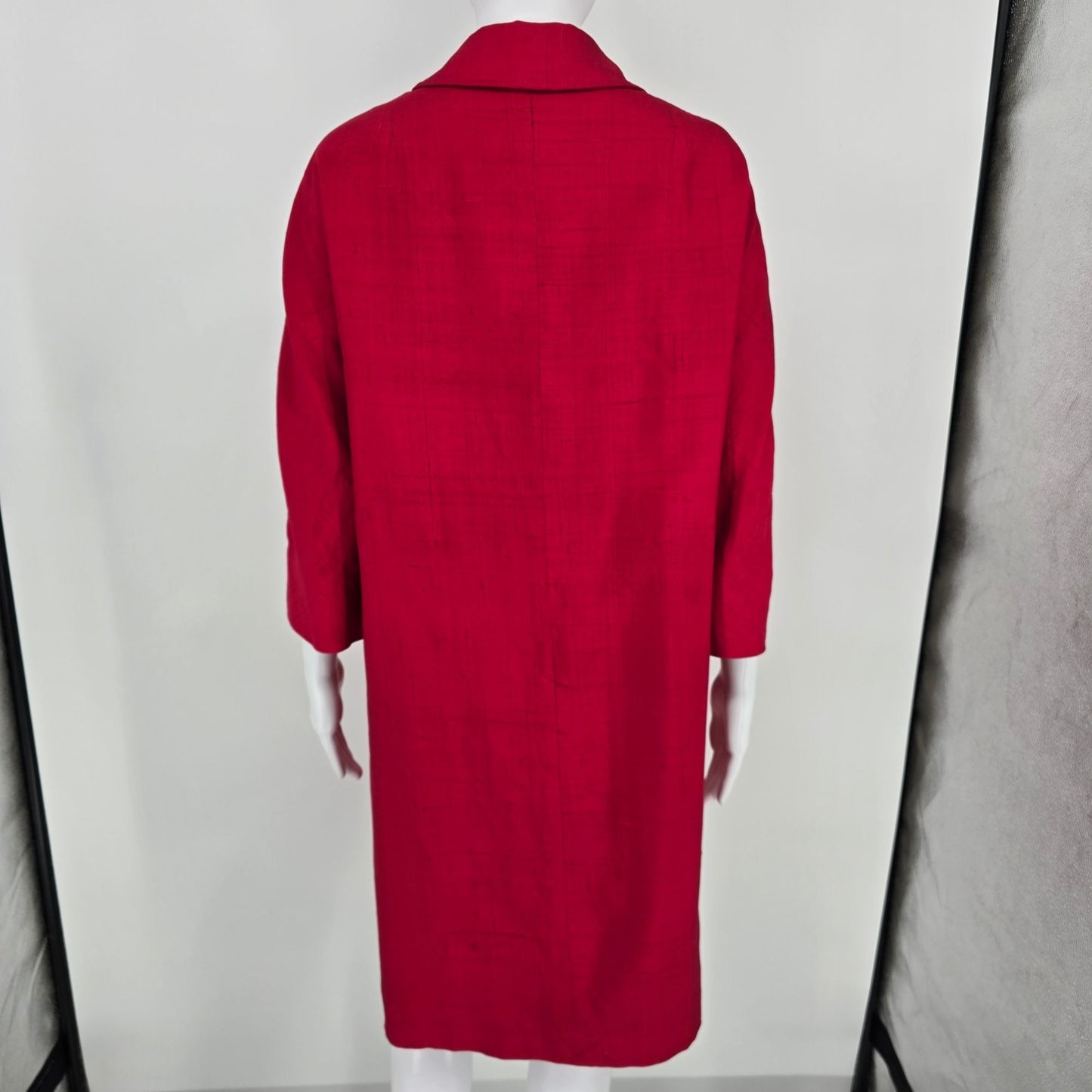 Vintage 1960s Bullock's Wilshire Los Angeles Red Shantung Silk Mod Coat (L)