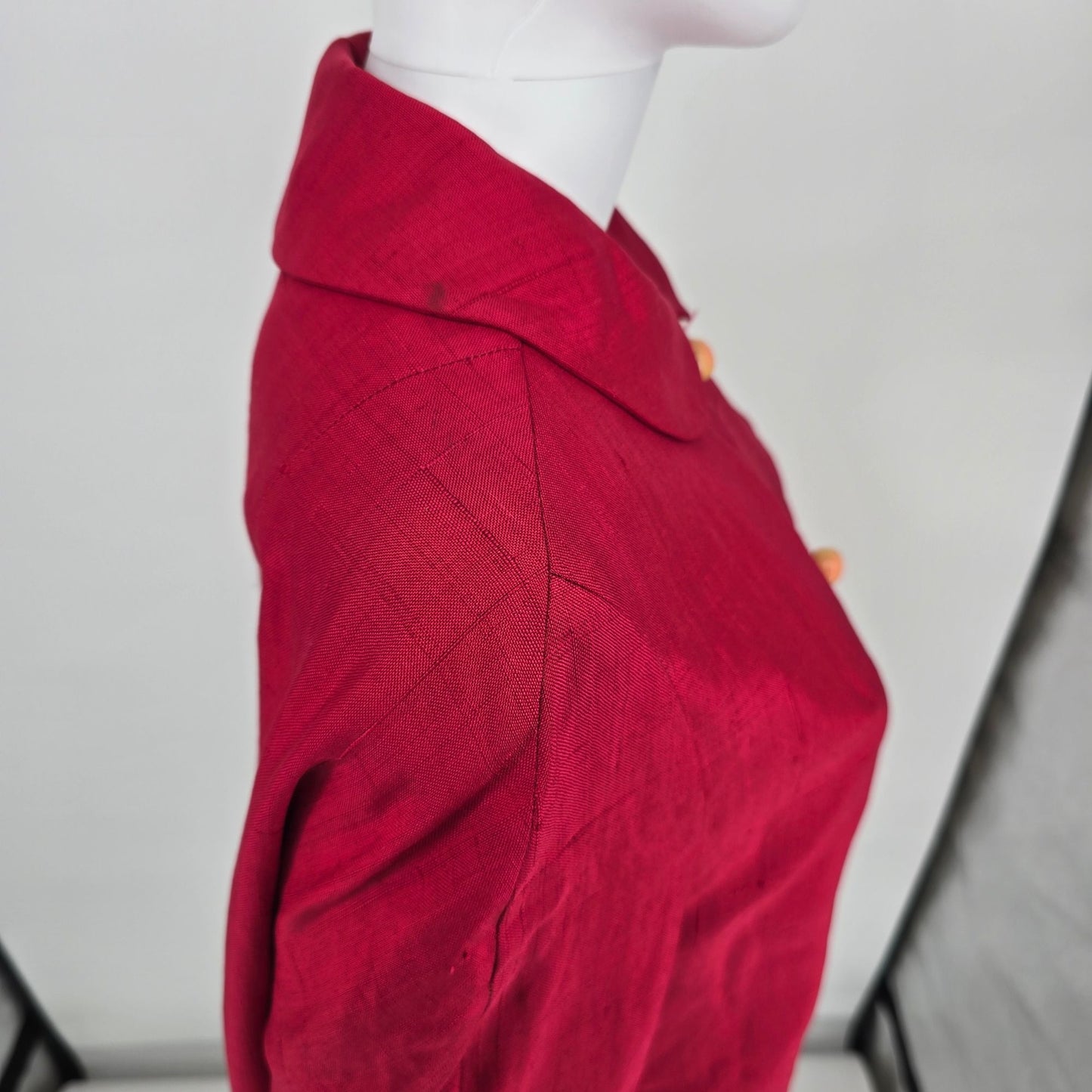 Vintage 1960s Bullock's Wilshire Los Angeles Red Shantung Silk Mod Coat (L)
