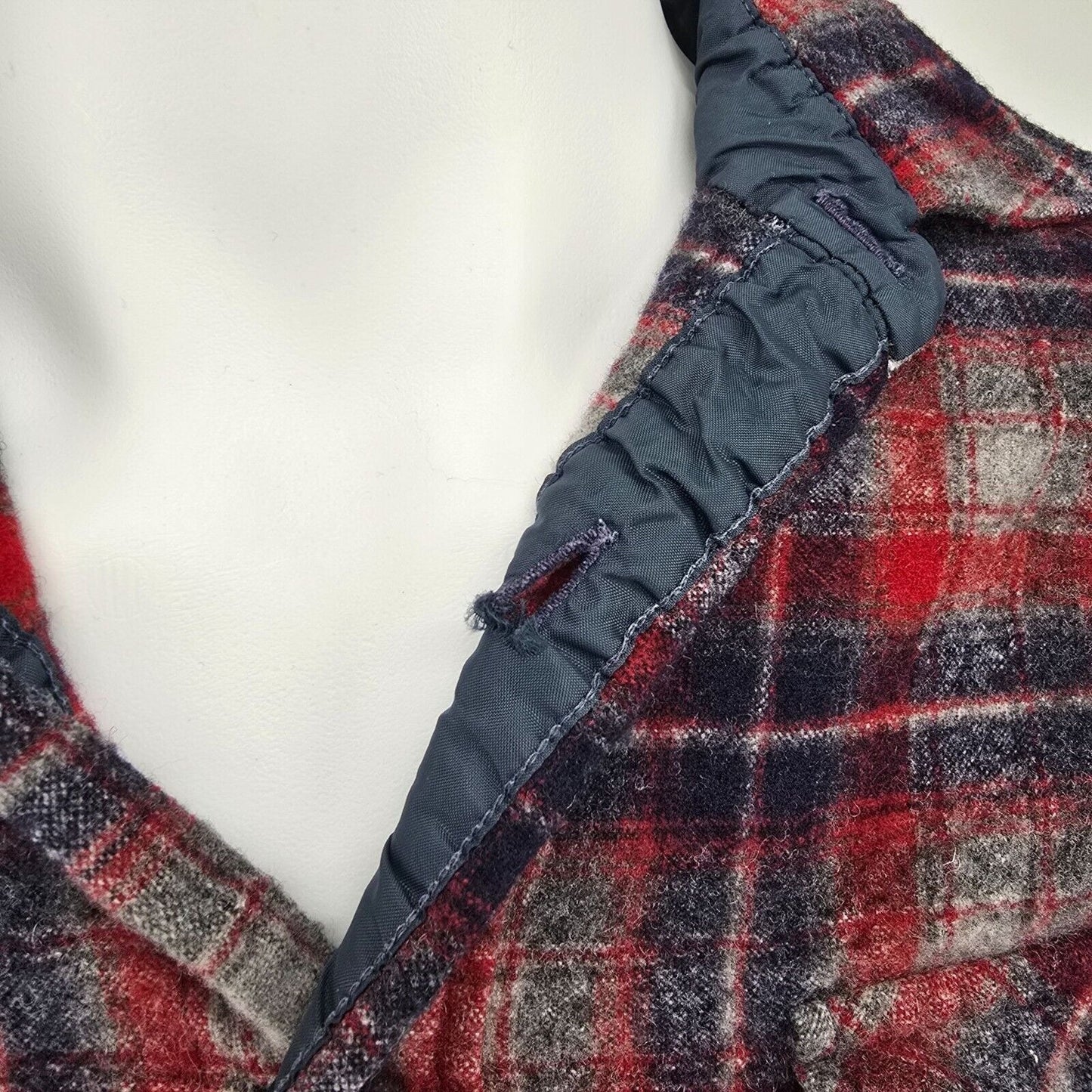 Vintage 1980s Pendleton Quilted Collar Red/Blue Plaid Wool Field Shirt (S) *Fair