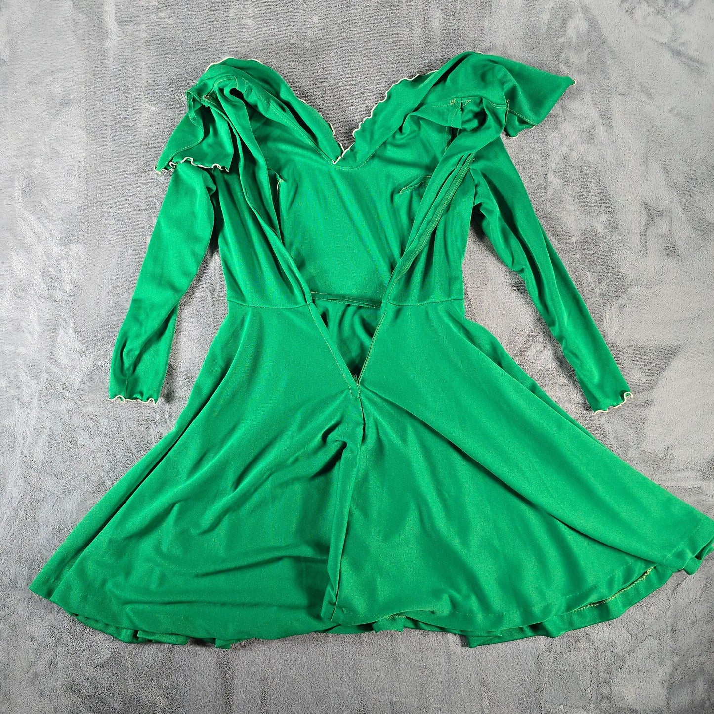 Vintage 1970s Kelly Green Capelet Collar Fit and Flare Storybook Dress (6/S)