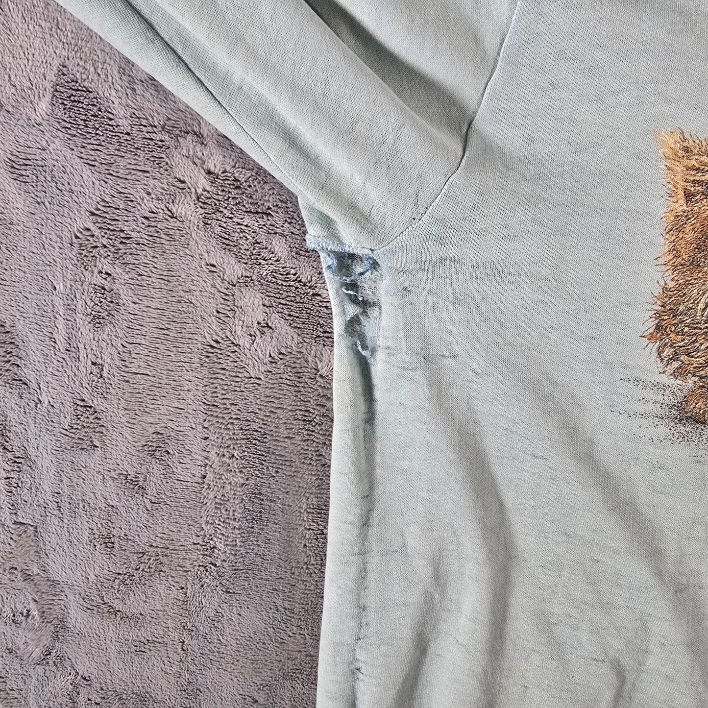Distressed Vintage 1990s Women's Kitten Graphic Collared Sweatshirt (L/XL)