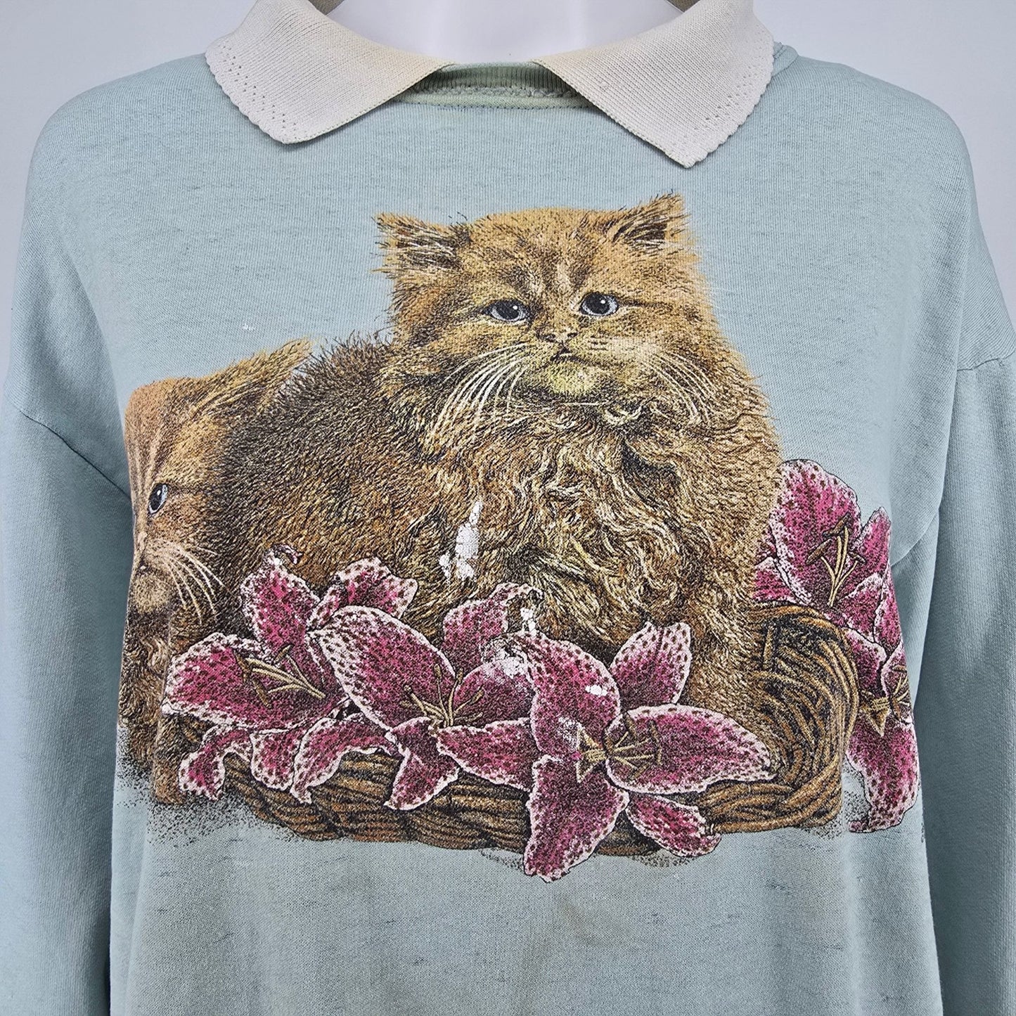 Distressed Vintage 1990s Women's Kitten Graphic Collared Sweatshirt (L/XL)