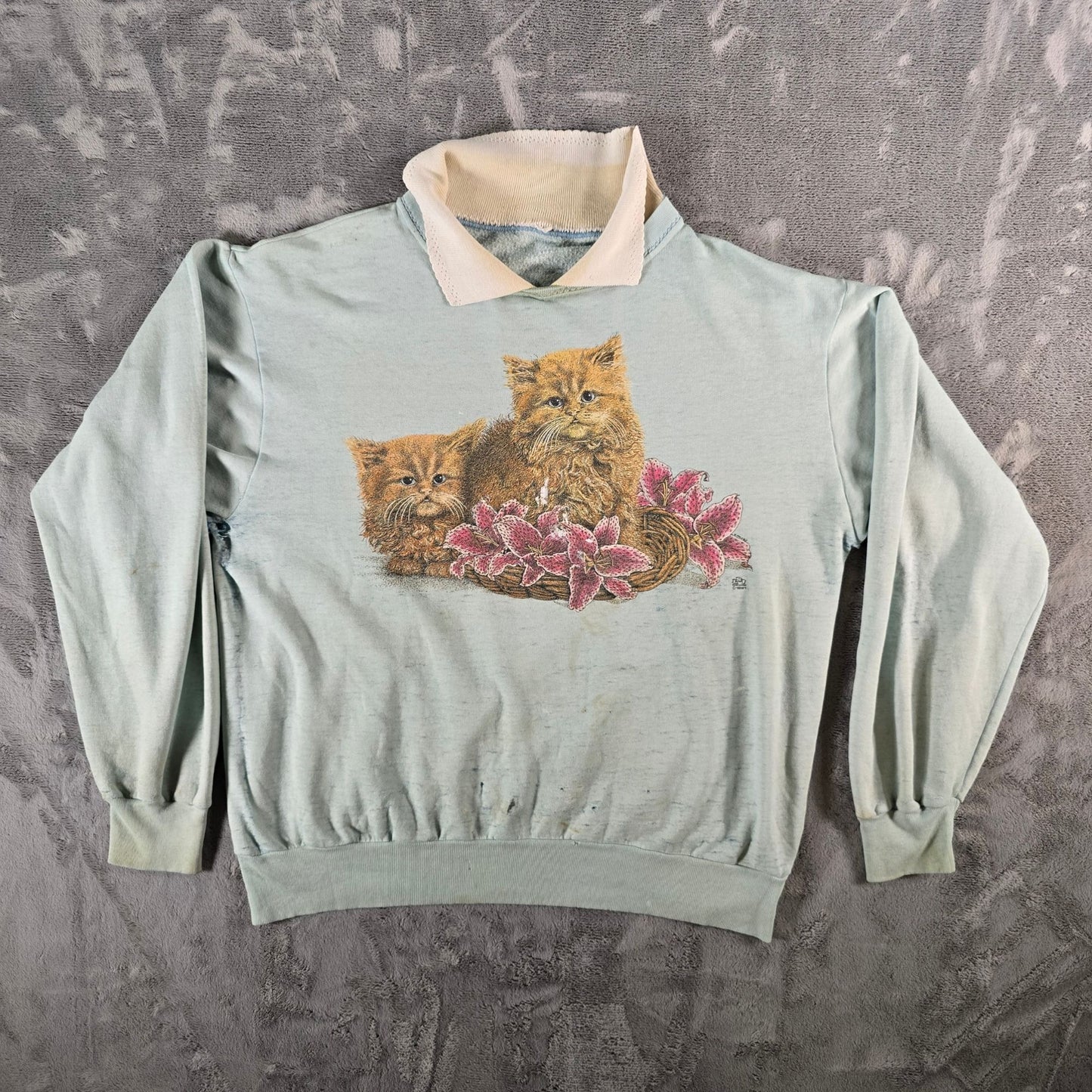 Distressed Vintage 1990s Women's Kitten Graphic Collared Sweatshirt (L/XL)