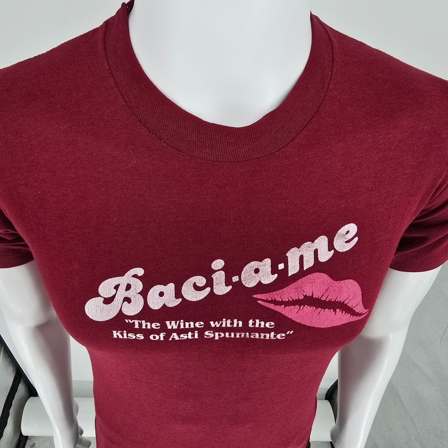 Vintage 1980s Baci-a-me "The Wine with the Kiss of Asti Spumante" T-Shirt (S)