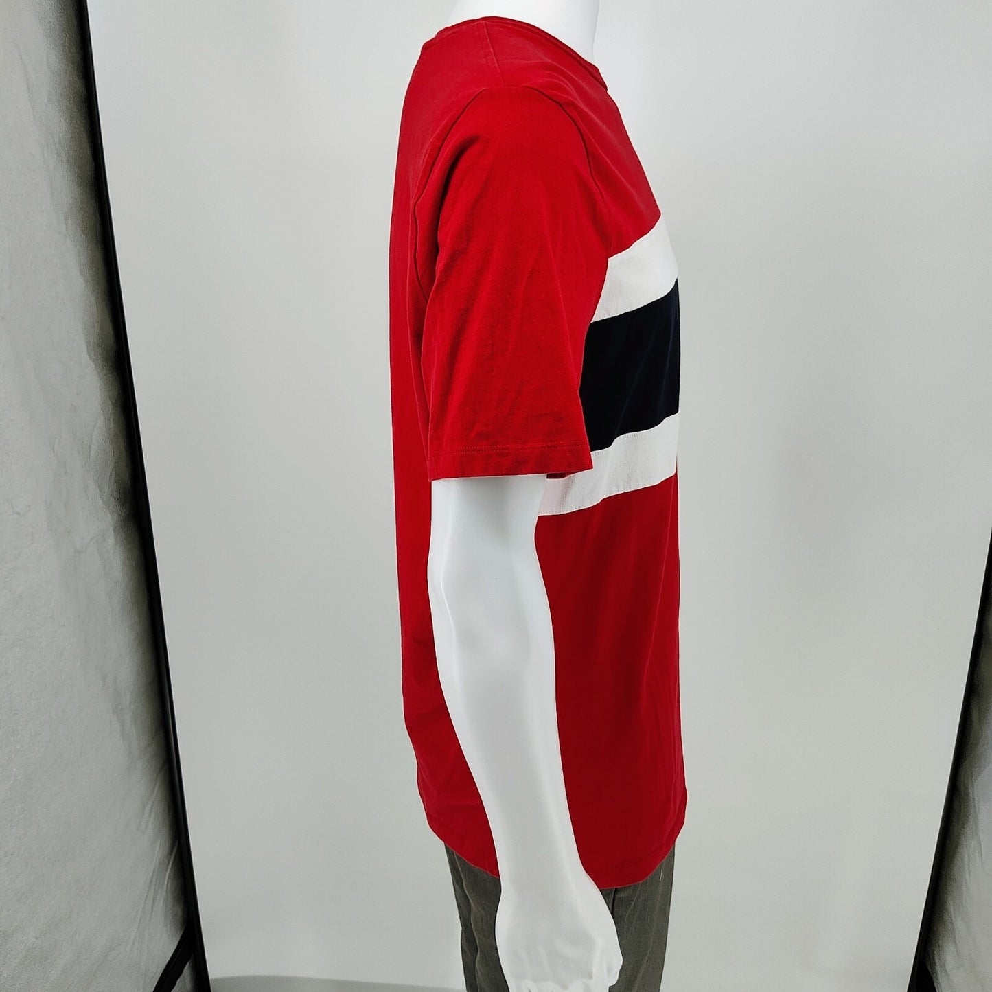 Tommy Hilfiger Men's Colorblock Stripe Red Crewneck T-Shirt (XL)