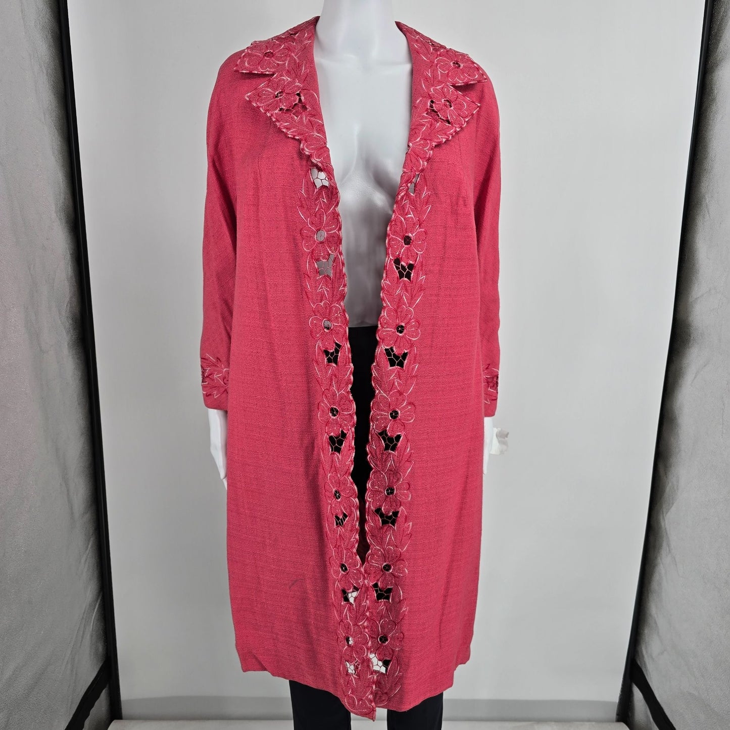 Vintage 1960s Hanas Clothiers Hong Kong Pink Open Front Cutwork Coat (L)