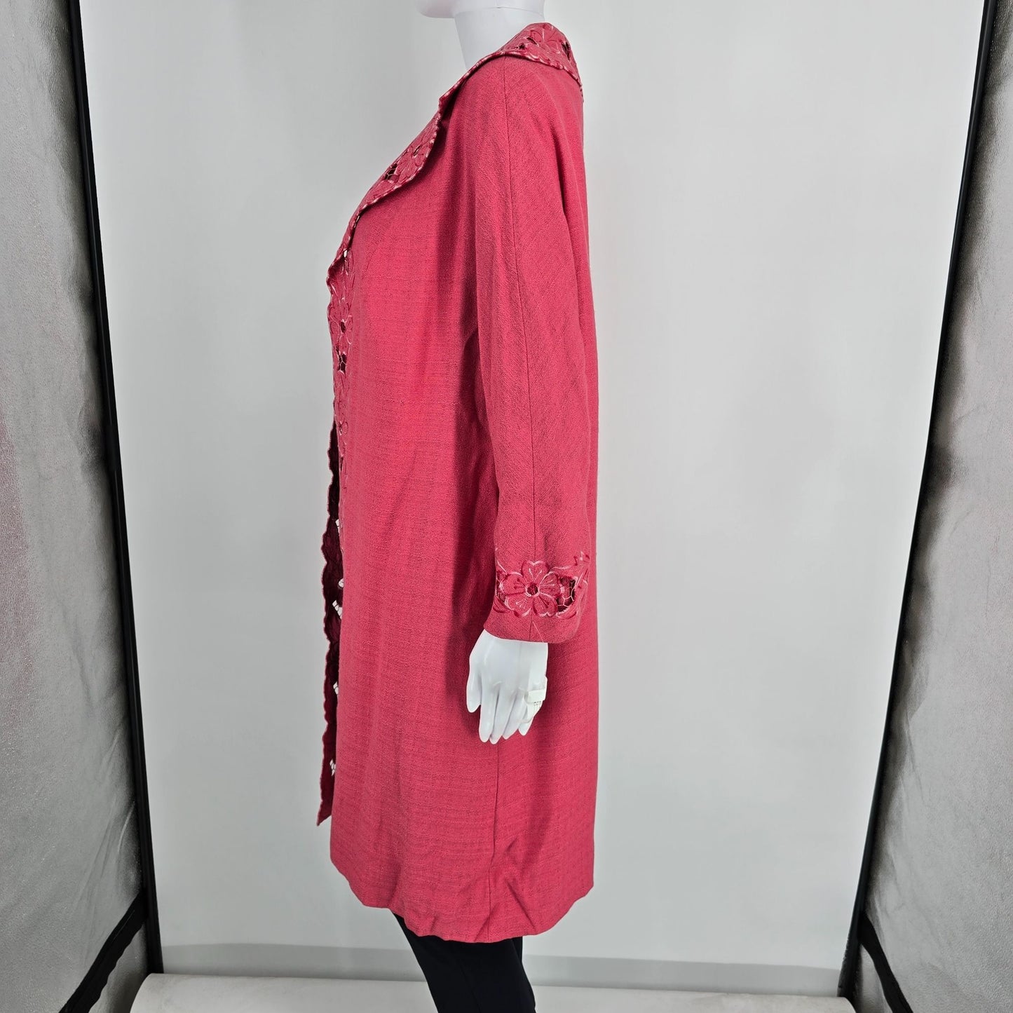 Vintage 1960s Hanas Clothiers Hong Kong Pink Open Front Cutwork Coat (L)