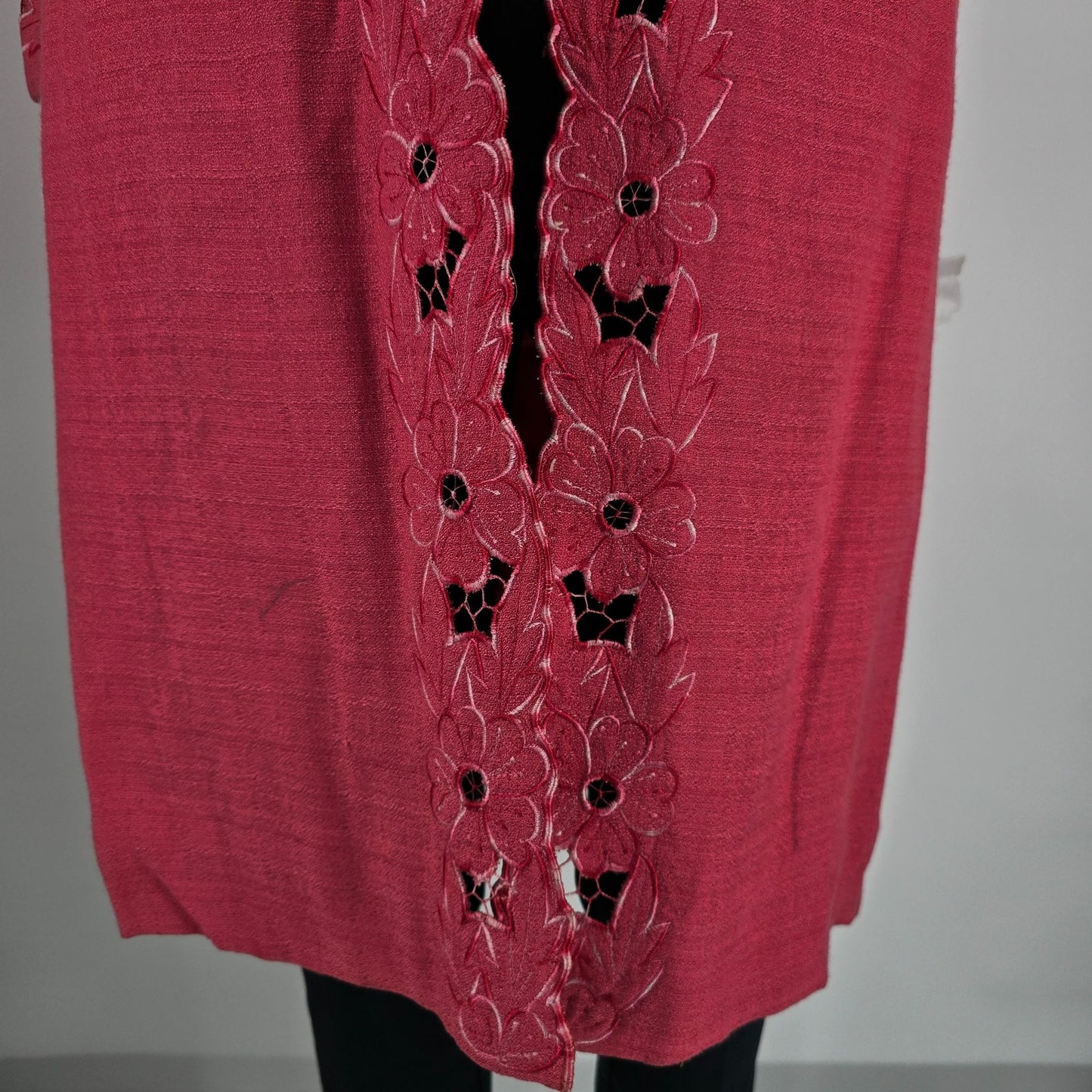 Vintage 1960s Hanas Clothiers Hong Kong Pink Open Front Cutwork Coat (L)