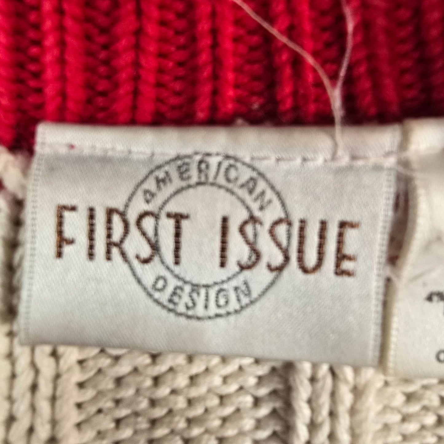Vintage 1990s First Issue Women's Cable Knit V-Neck Tennis/Cricket Sweater (M)