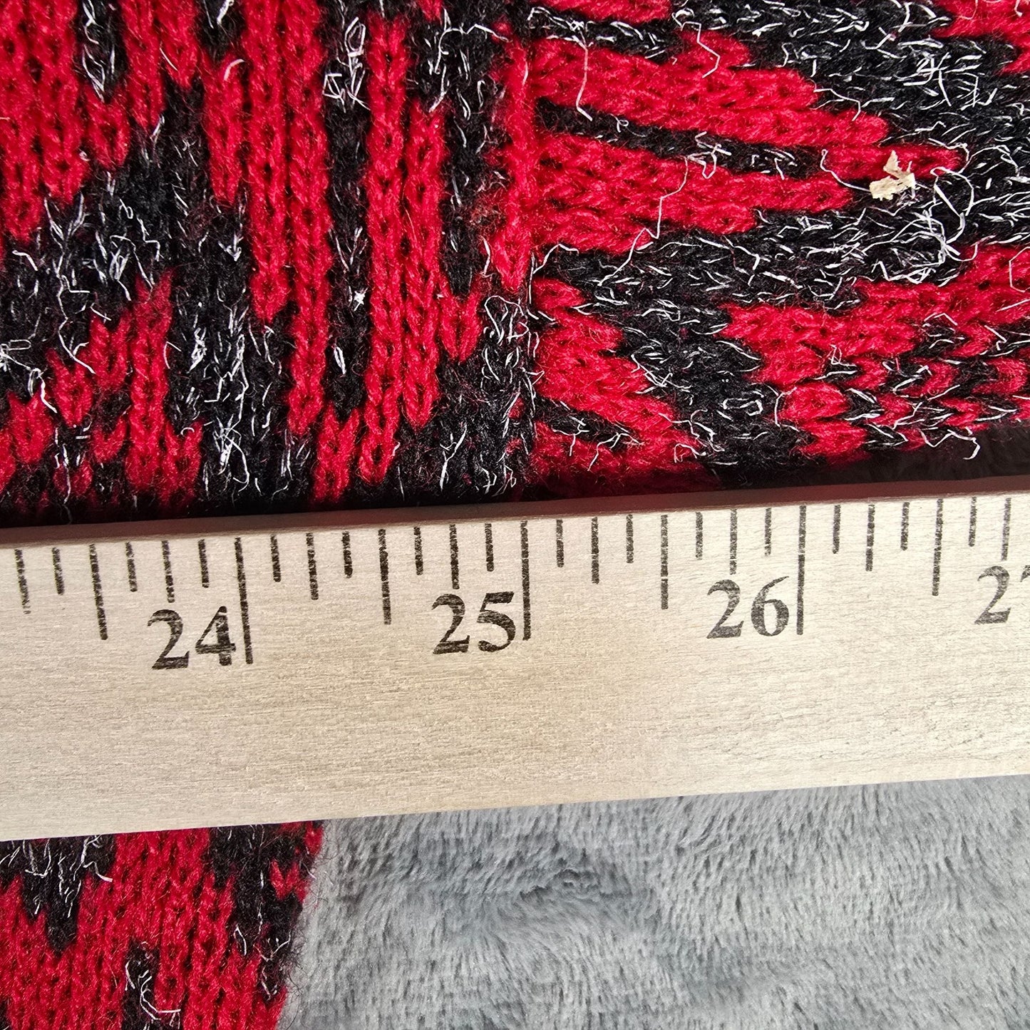 Vintage 1980s Men's Store Made in Italy Fuzzy Red/Black Zigzag Sweater (XL)
