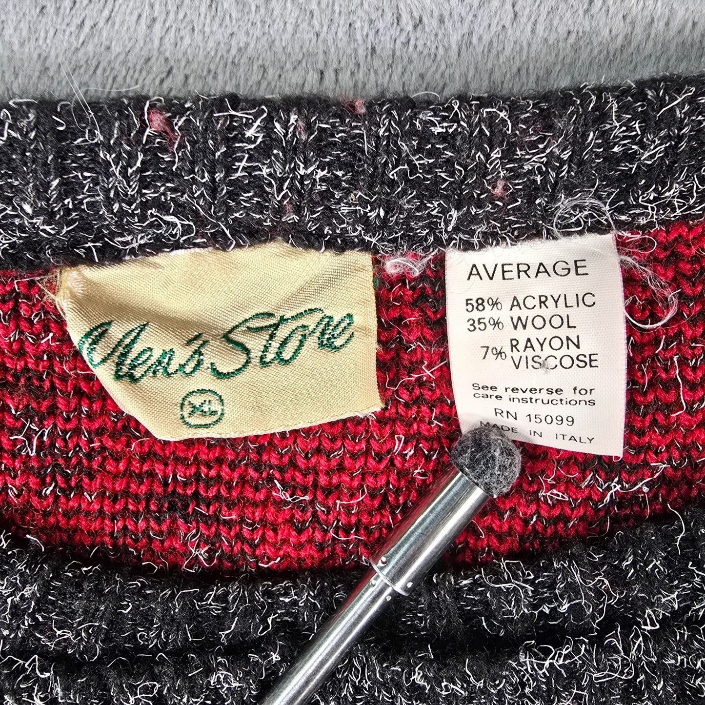 Vintage 1980s Men's Store Made in Italy Fuzzy Red/Black Zigzag Sweater (XL)