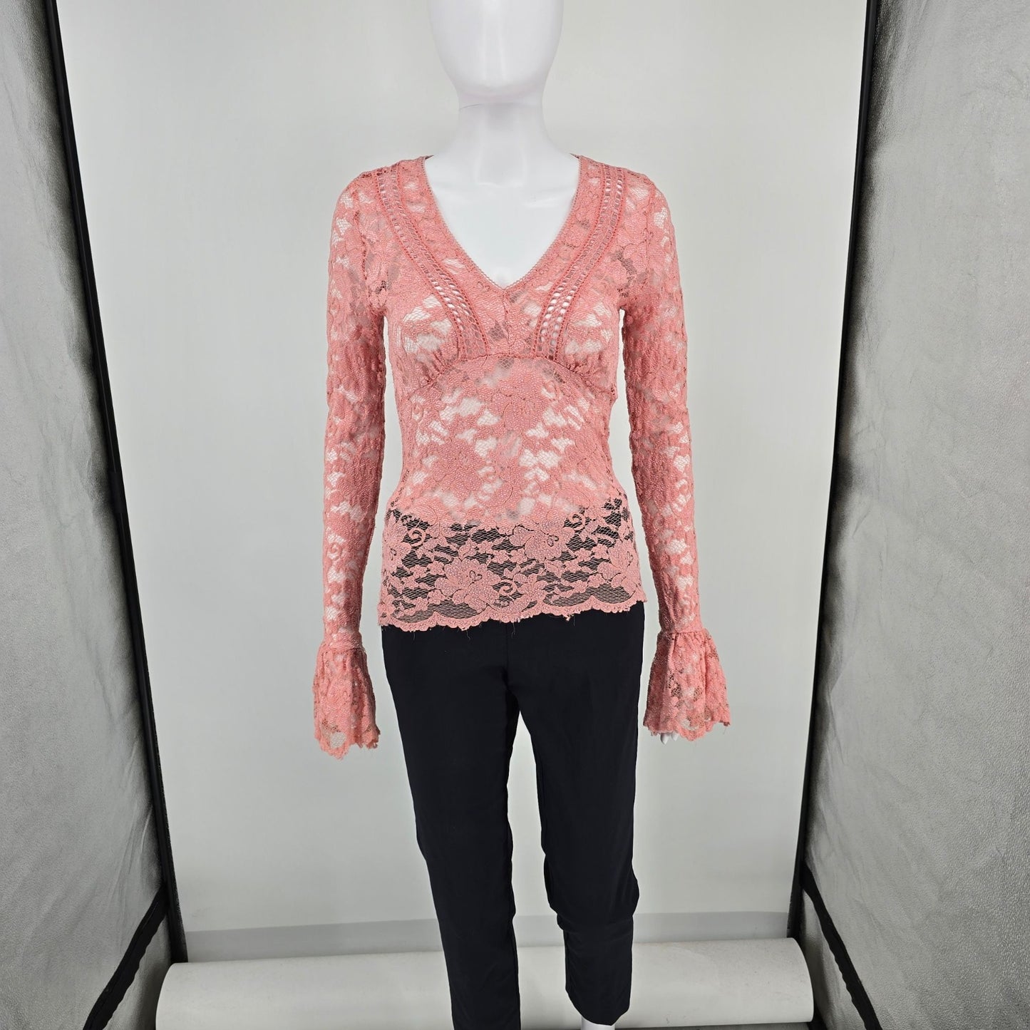 Vintage Y2K Moda International Victoria's Secret Pink Lace Bell Sleeve Top (S)