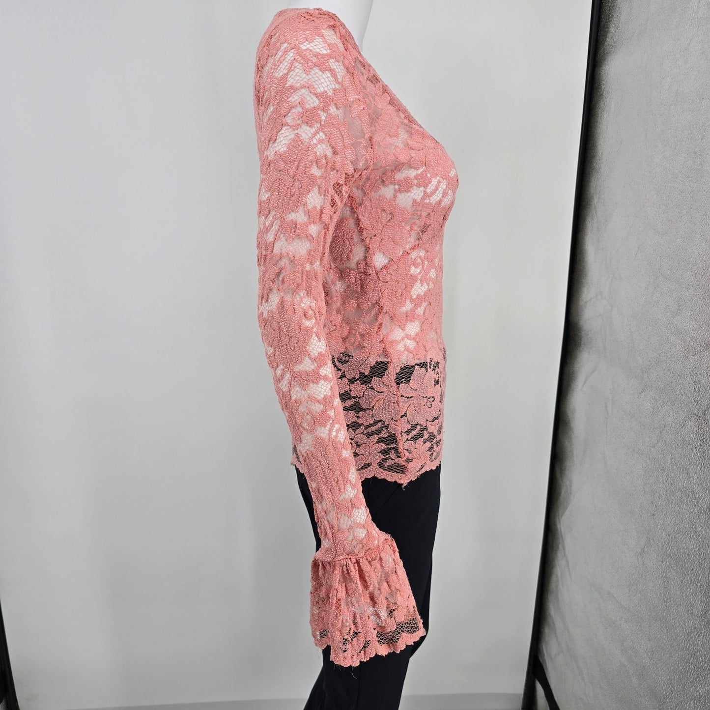 Vintage Y2K Moda International Victoria's Secret Pink Lace Bell Sleeve Top (S)
