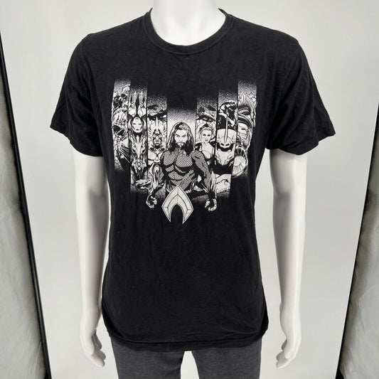 DC Comics Character Bars Aquaman Front & Center Black and White T-Shirt (Large)