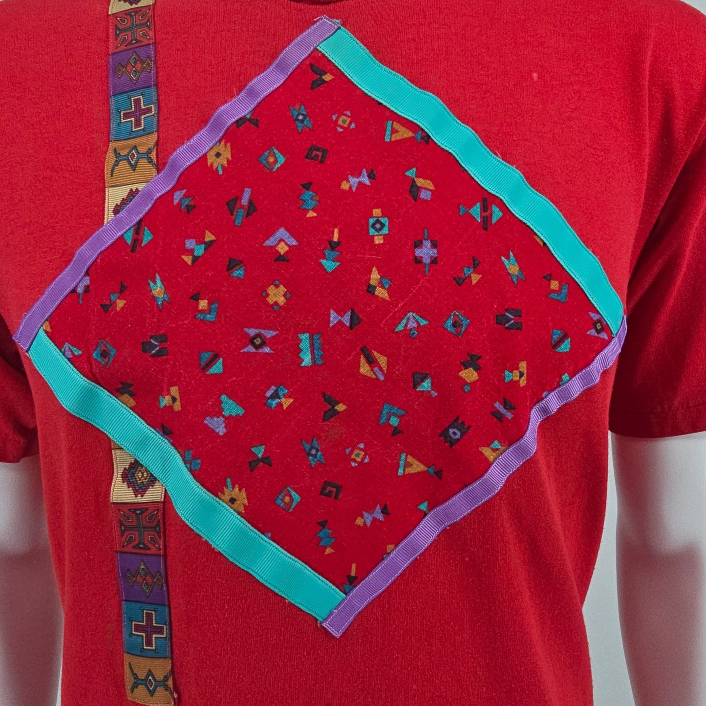 Vintage 1990s Jerzees Southwestern Ribbon Applique Wearable Art T-Shirt (M/L)