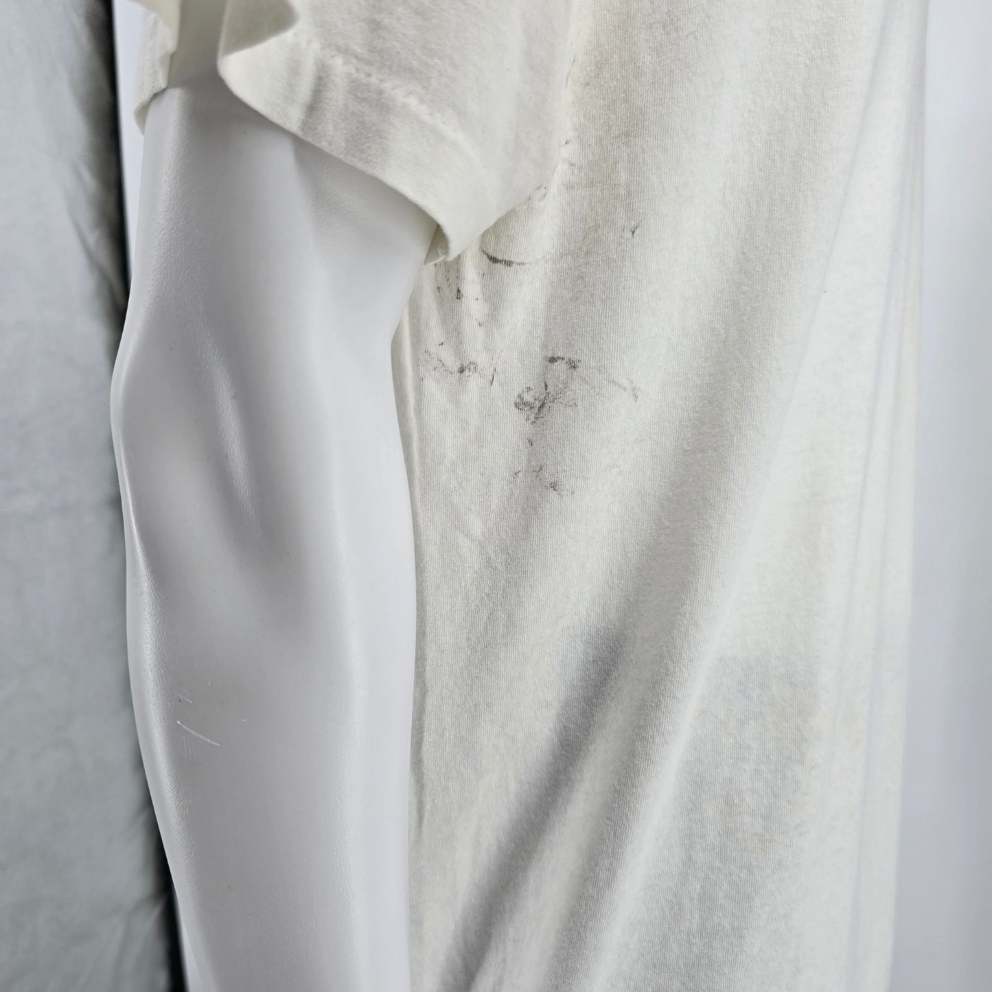 Distressed Vintage 1990s Hanes Blank Single Stitch Cotton T-Shirt (L/XL Long)