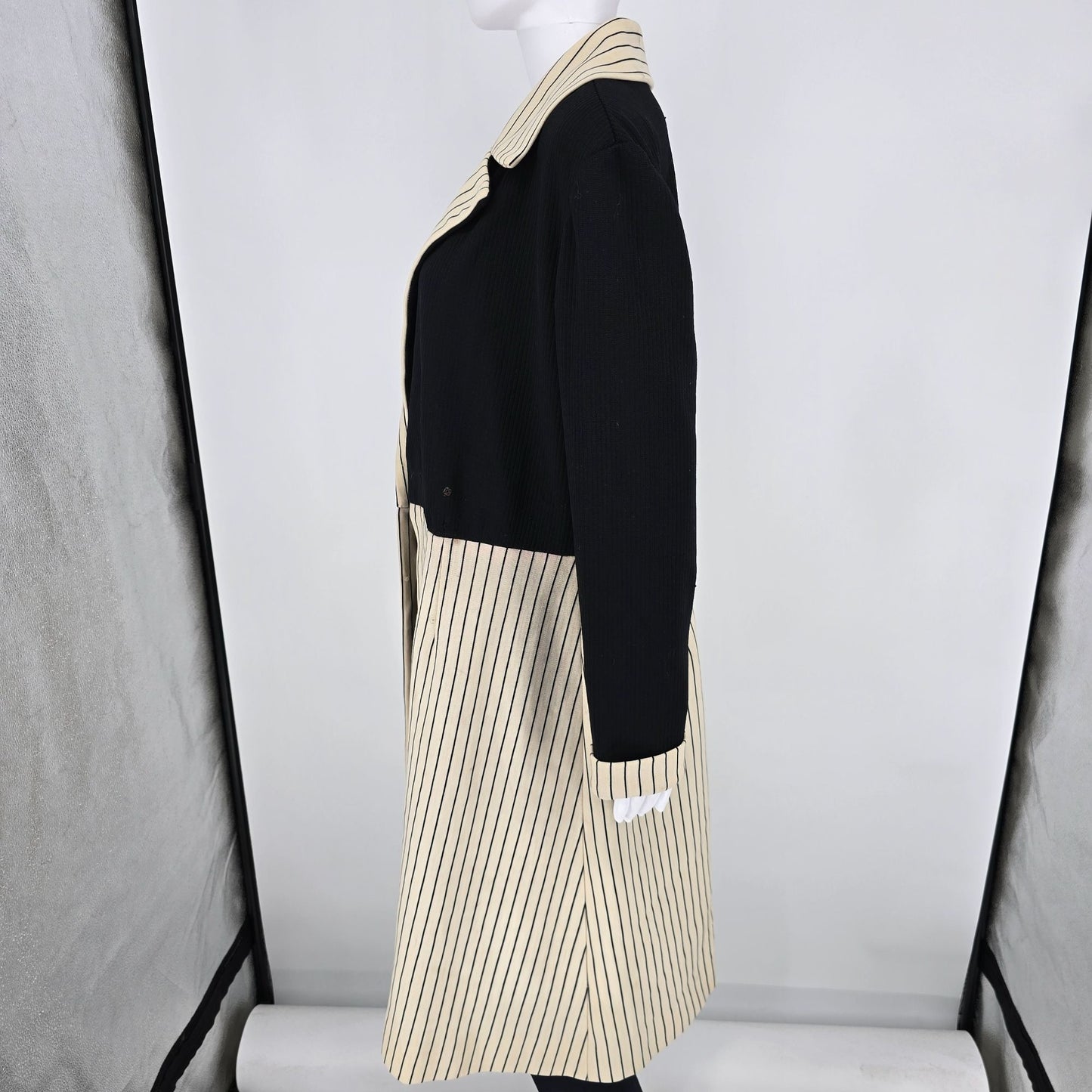 Vintage Early 1970s R&K Knits Black & Cream Pinstripe Contrast Dress (L) *Flaw