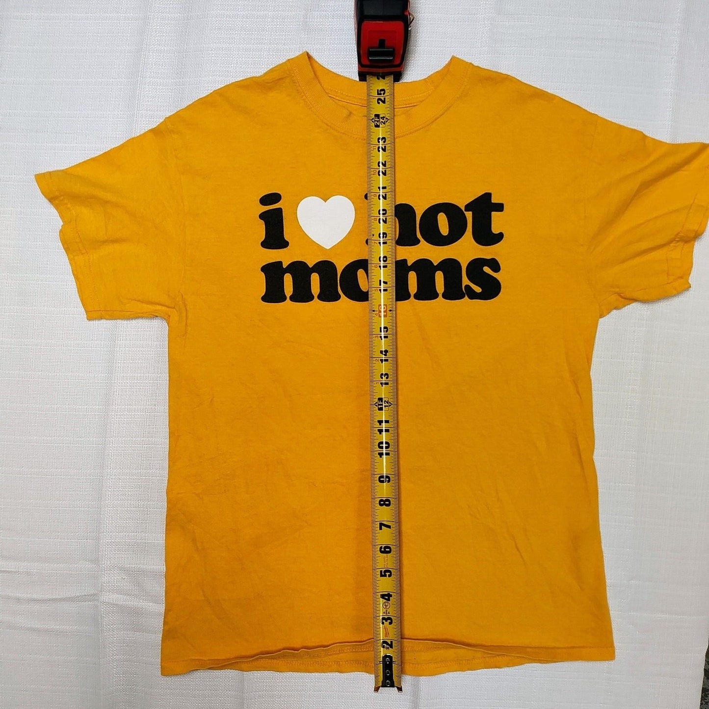 Danny Duncan "I Love Hot Moms" Yellow/Orange Graphic T-Shirt (M)